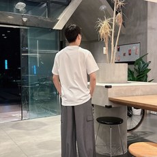 蒙*Moncler 25SS春夏新款首发专柜最新款短袖圆领T恤 高端订制 设计前卫时尚!品牌logo重工 蒙*Moncler 25SS春夏新款首发专柜最新款短袖圆领T恤 高端订制 设计前卫时尚!品牌logo重工