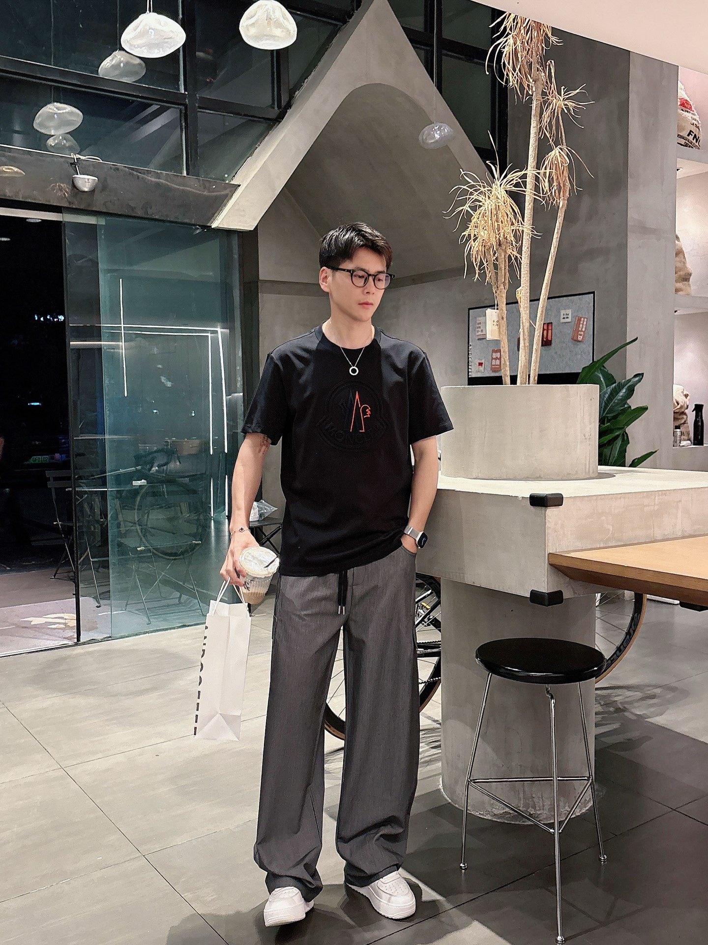 蒙*Moncler 25SS春夏新款首发专柜最新款短袖圆领T恤 高端订制 设计前卫时尚！品牌logo重工