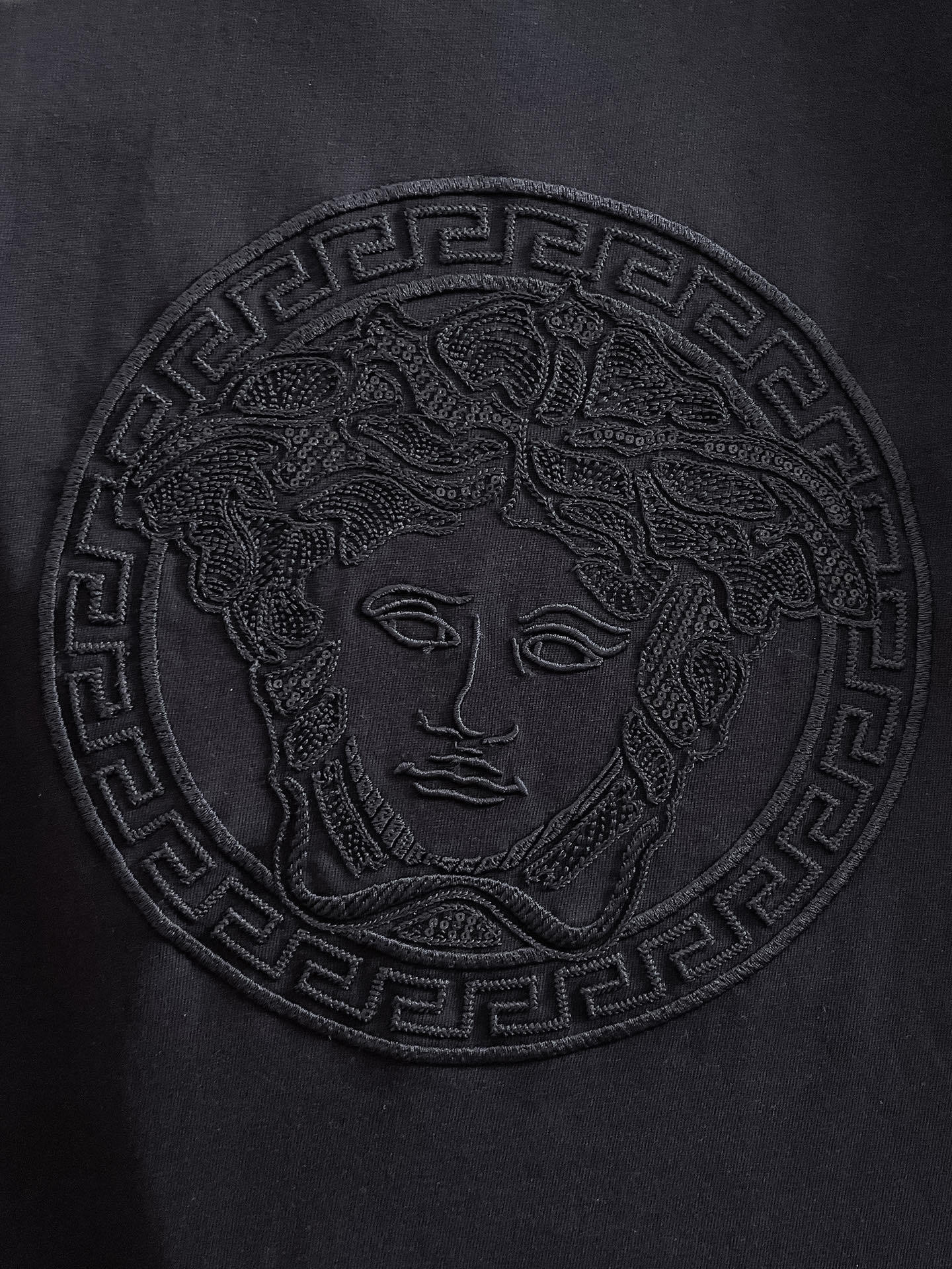 范思*Versace 25SS春夏新款首发专柜最新款短袖圆领T恤 高端订制 设计前卫时尚!品牌logo