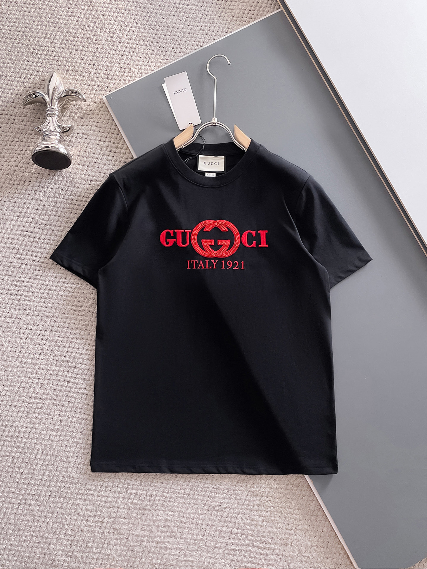 古*Gucci 25SS春夏新款首发专柜最新款短袖圆领T恤 高端订制 设计前卫时尚!品牌logo重工艺