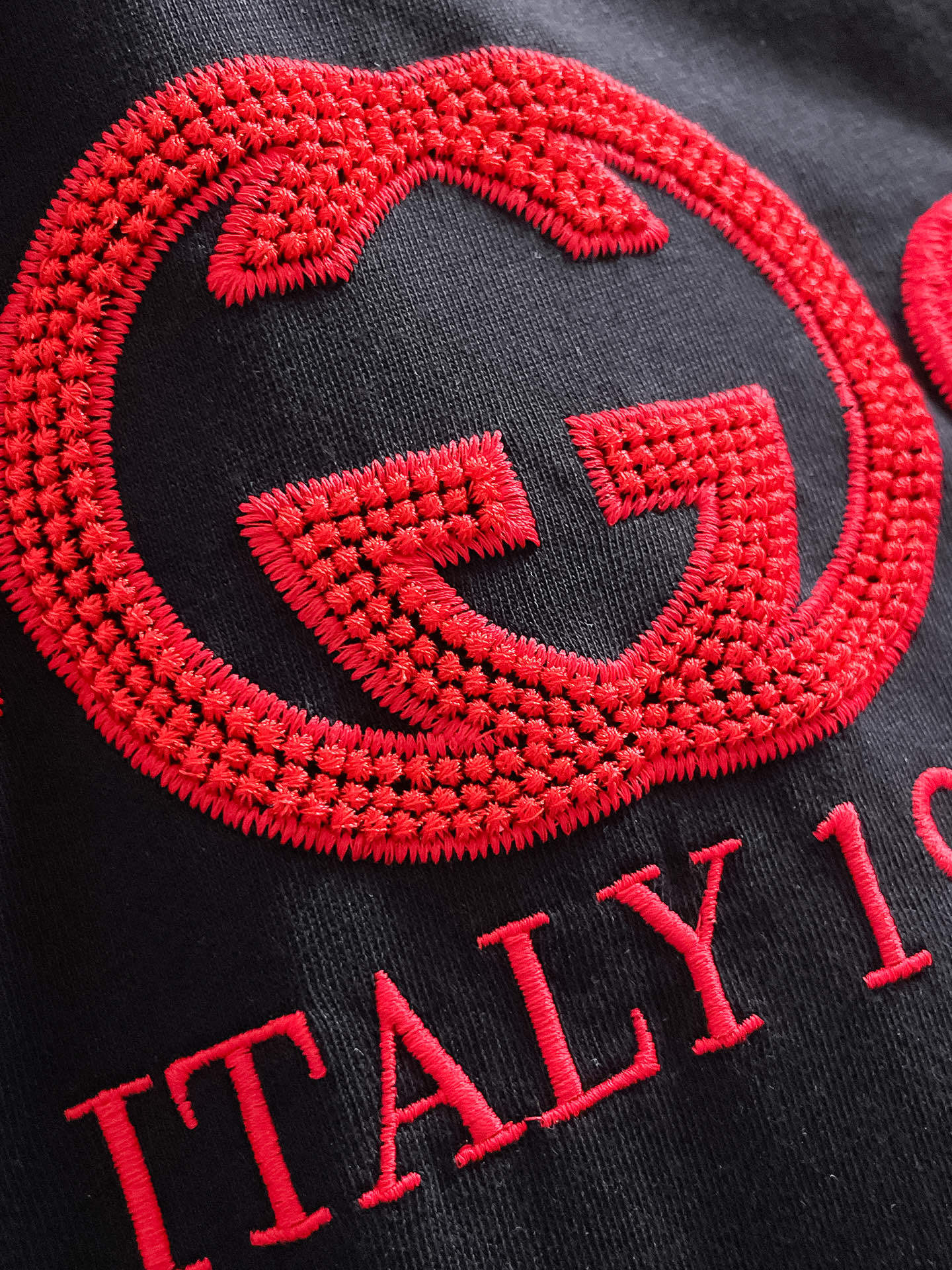 古*Gucci 25SS春夏新款首发专柜最新款短袖圆领T恤 高端订制 设计前卫时尚!品牌logo重工艺