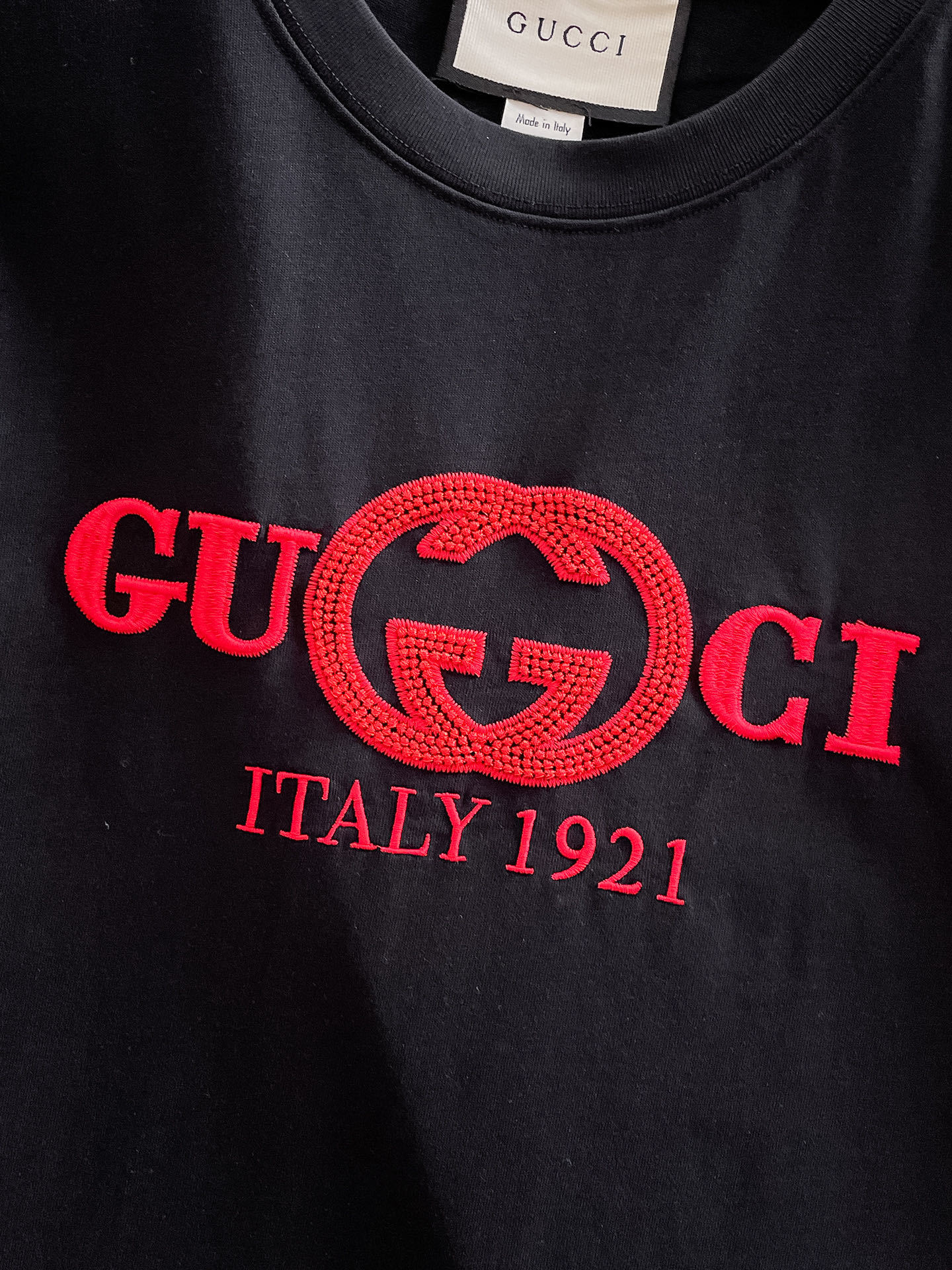 古*Gucci 25SS春夏新款首发专柜最新款短袖圆领T恤 高端订制 设计前卫时尚!品牌logo重工艺
