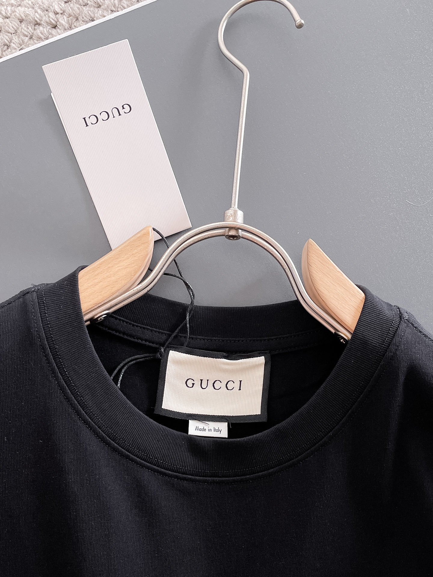 古*Gucci 25SS春夏新款首发专柜最新款短袖圆领T恤 高端订制 设计前卫时尚!品牌logo重工艺