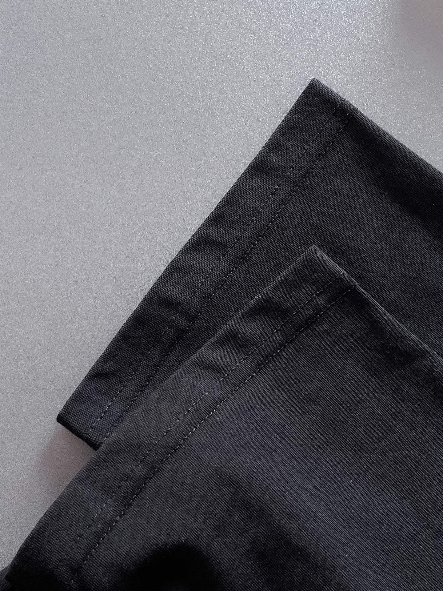 古*Gucci 25SS春夏新款首发专柜最新款短袖圆领T恤 高端订制 设计前卫时尚!品牌logo重工艺