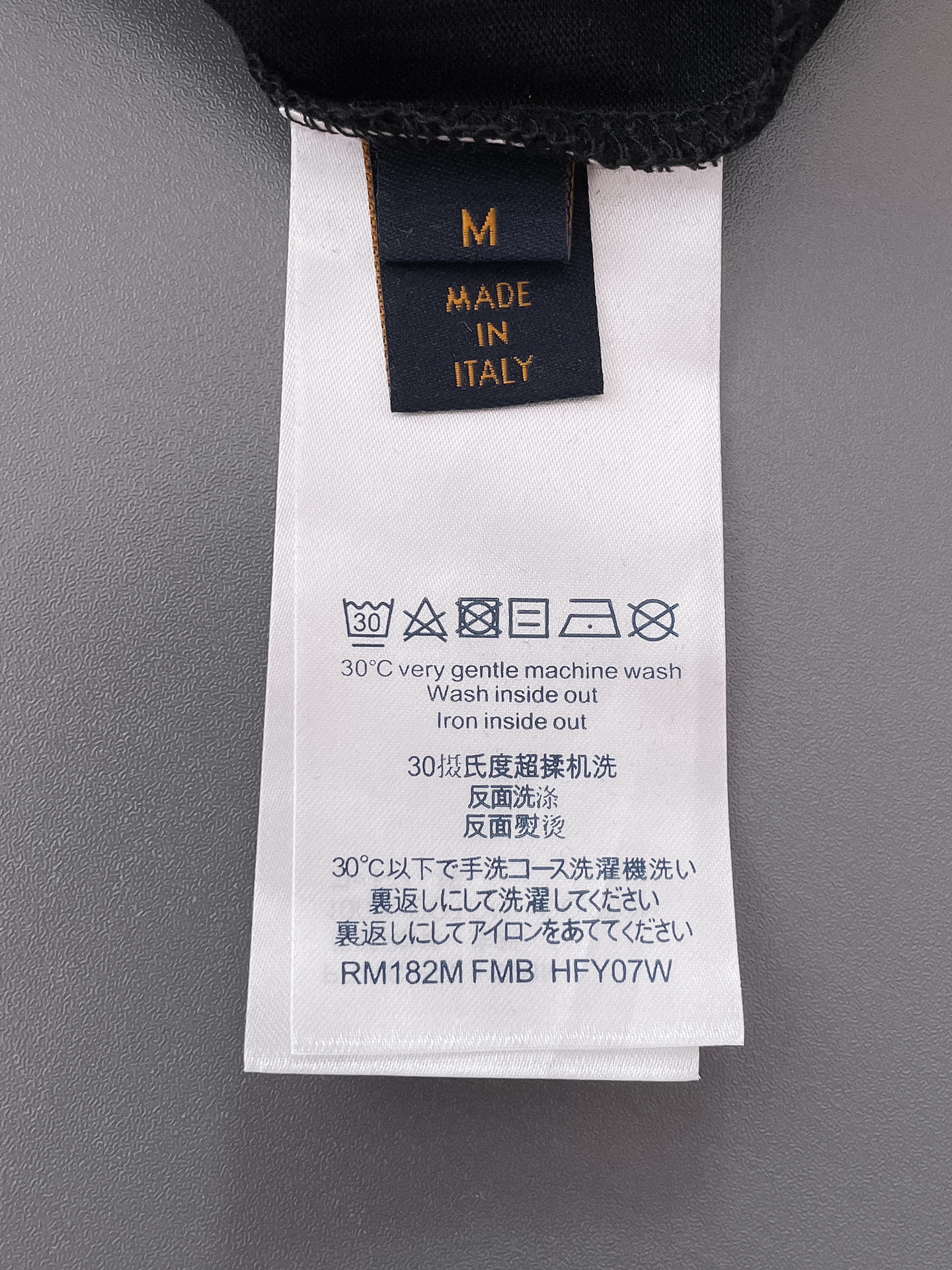 路易威*1V 25SS春夏新款首发专柜最新款短袖圆领T恤 手绘高端订制 设计前卫时尚!品牌logo重工