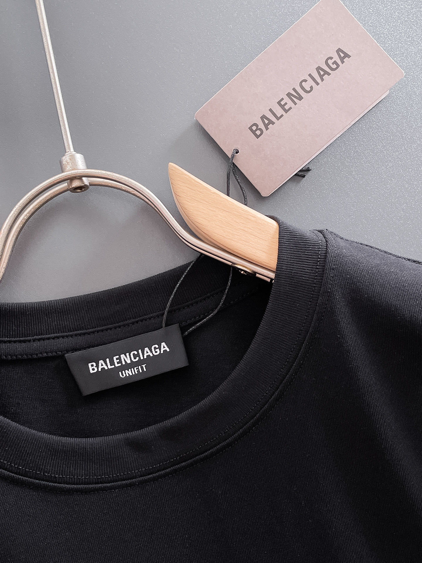 巴黎世*BALENCIAGA 25SS春夏新款首发专柜最新款短袖圆领T恤 手绘高端订制 设计前卫时尚!