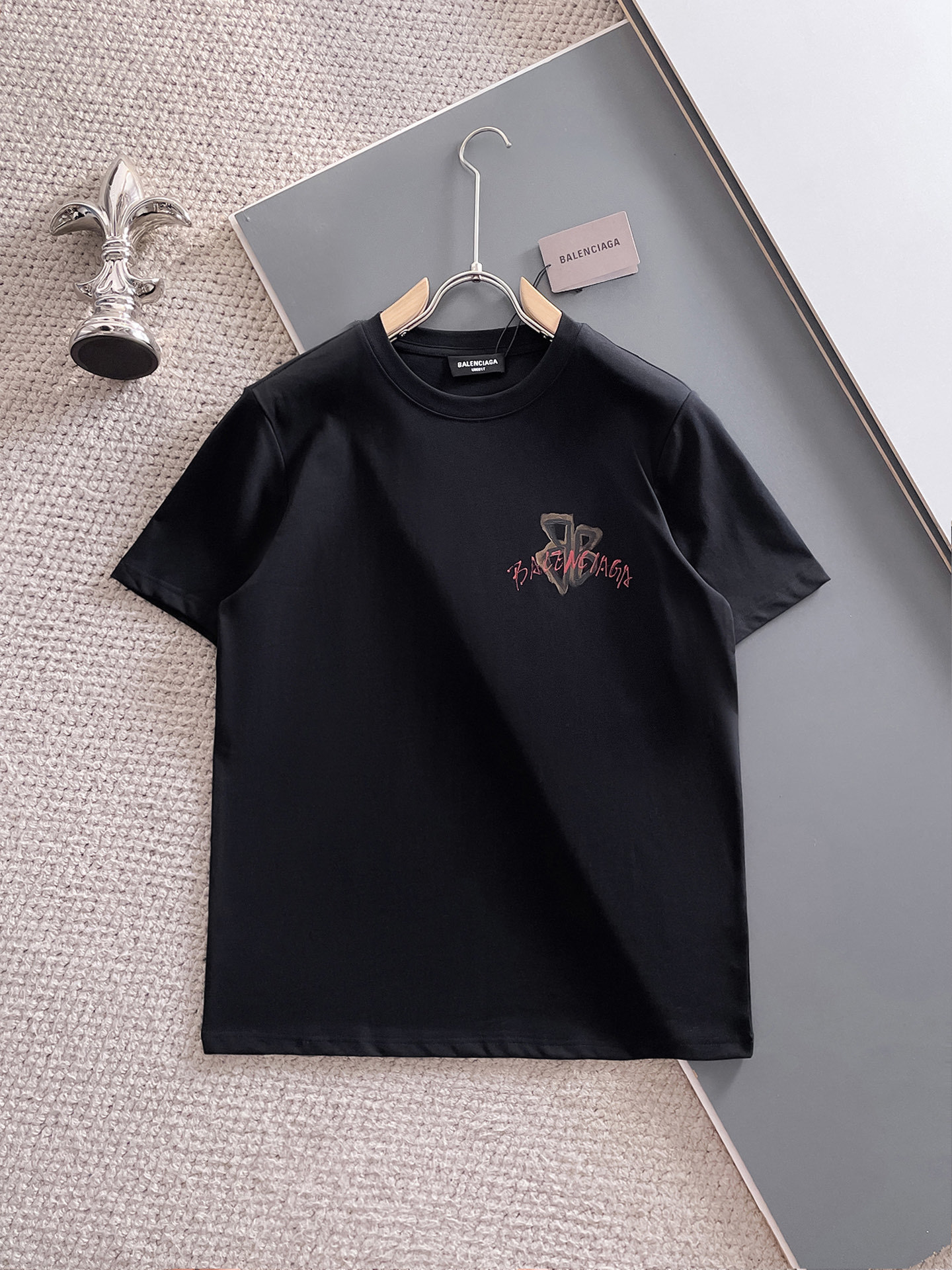巴黎世*BALENCIAGA 25SS春夏新款首发专柜最新款短袖圆领T恤 手绘高端订制 设计前卫时尚!
