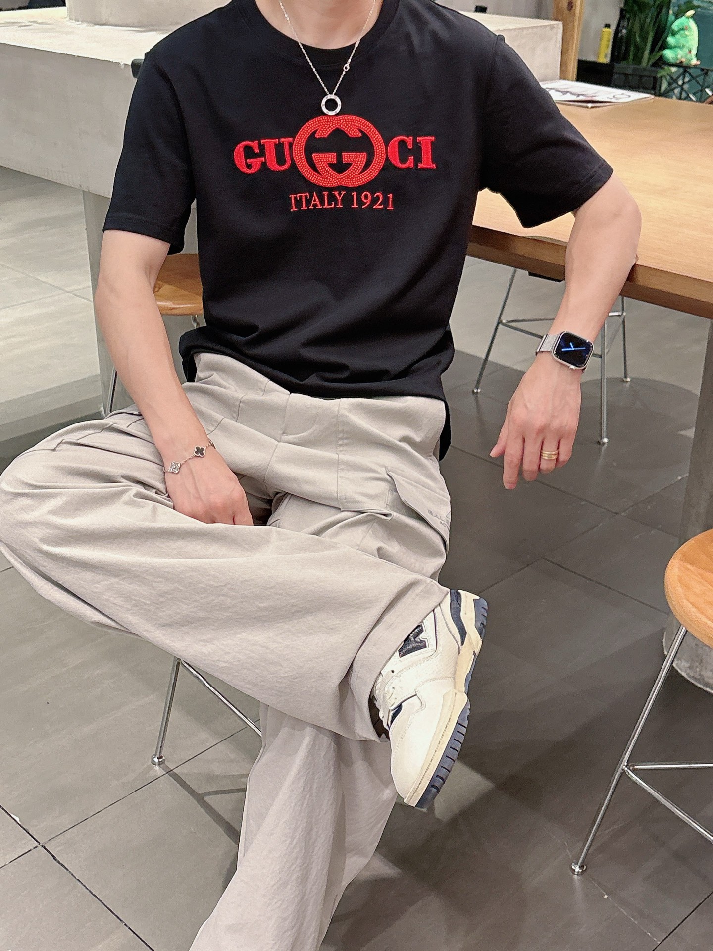 古*Gucci 25SS春夏新款首发专柜最新款短袖圆领T恤 高端订制 设计前卫时尚！品牌logo重工艺设