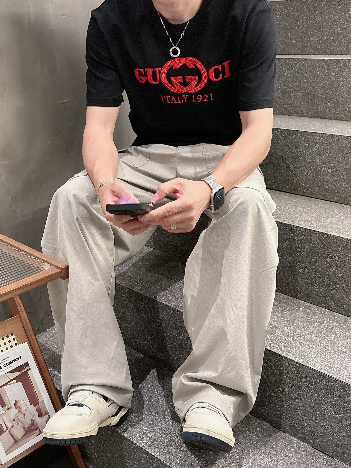 古*Gucci 25SS春夏新款首发专柜最新款短袖圆领T恤 高端订制 设计前卫时尚！品牌logo重工艺设