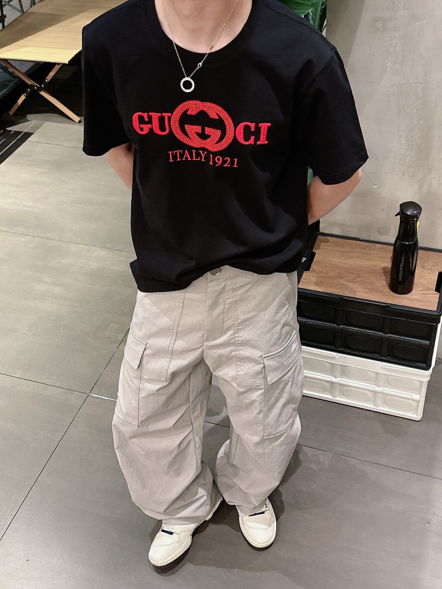 古*Gucci 25SS春夏新款首发专柜最新款短袖圆领T恤 高端订制 设计前卫时尚！品牌logo重工艺设