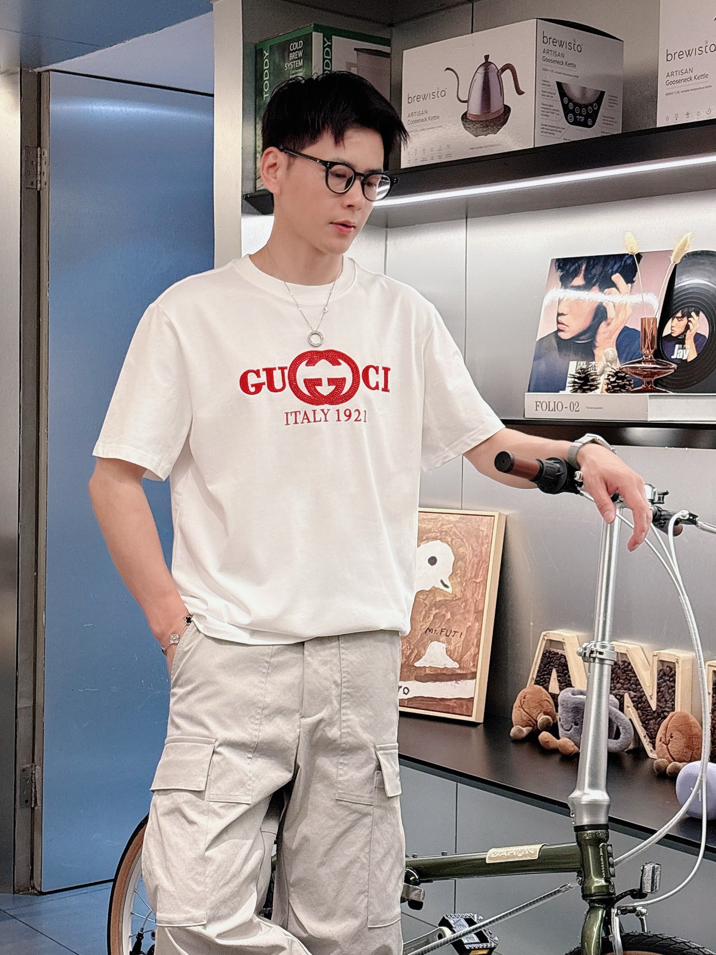 古*Gucci 25SS春夏新款首发专柜最新款短袖圆领T恤 高端订制 设计前卫时尚！品牌logo重工艺设