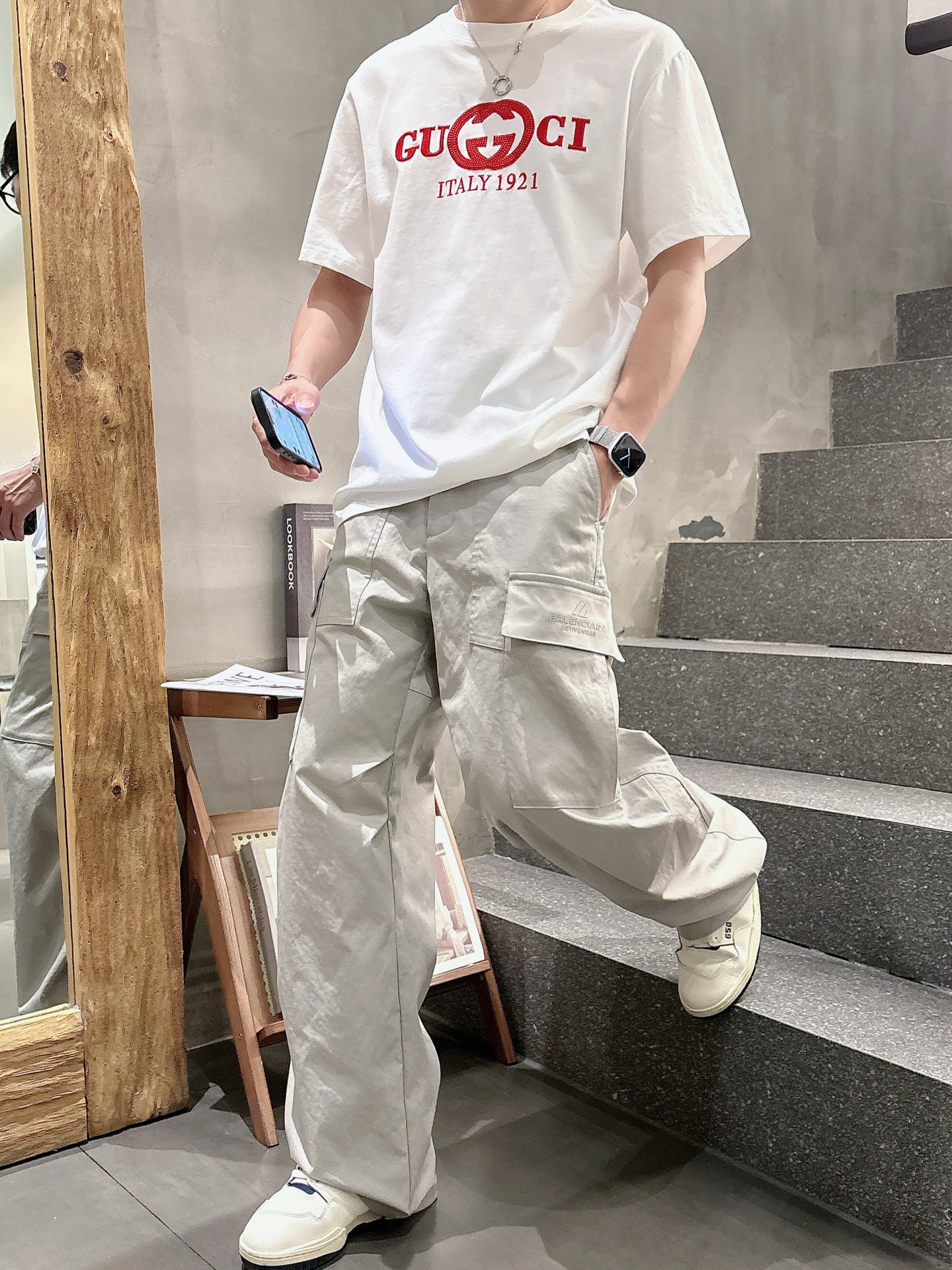 古*Gucci 25SS春夏新款首发专柜最新款短袖圆领T恤 高端订制 设计前卫时尚！品牌logo重工艺设