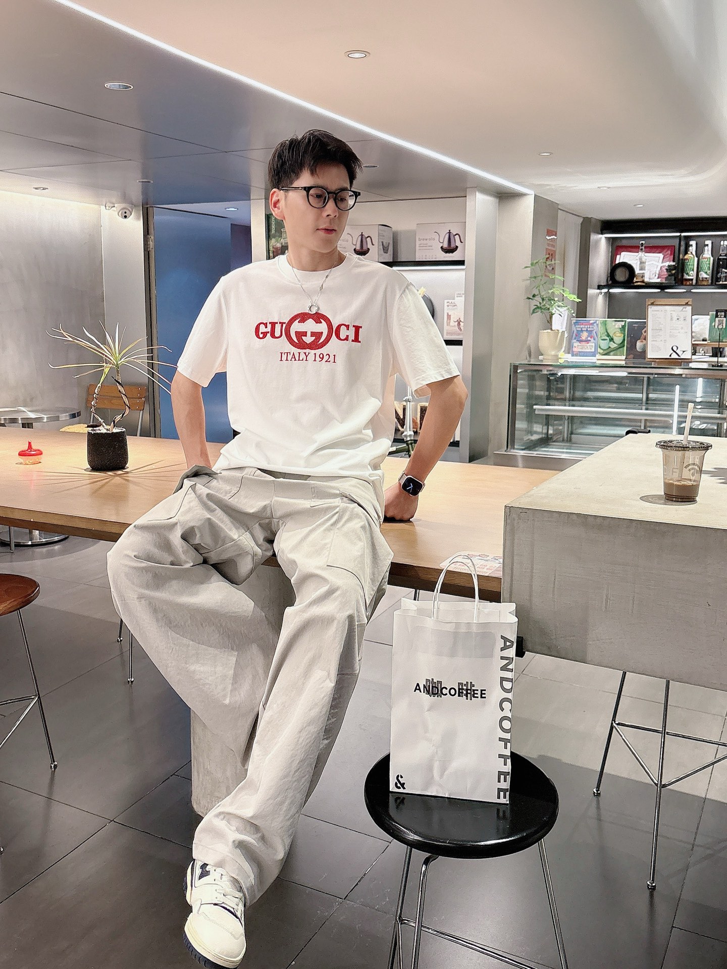 古*Gucci 25SS春夏新款首发专柜最新款短袖圆领T恤 高端订制 设计前卫时尚！品牌logo重工艺设