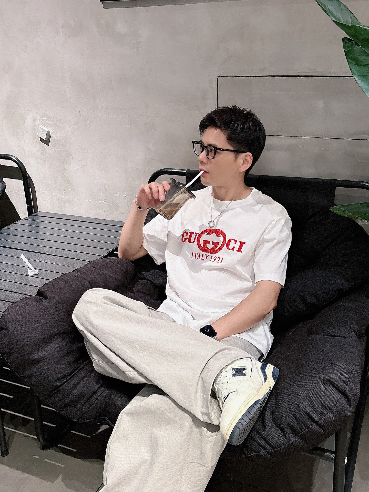 古*Gucci 25SS春夏新款首发专柜最新款短袖圆领T恤 高端订制 设计前卫时尚！品牌logo重工艺设