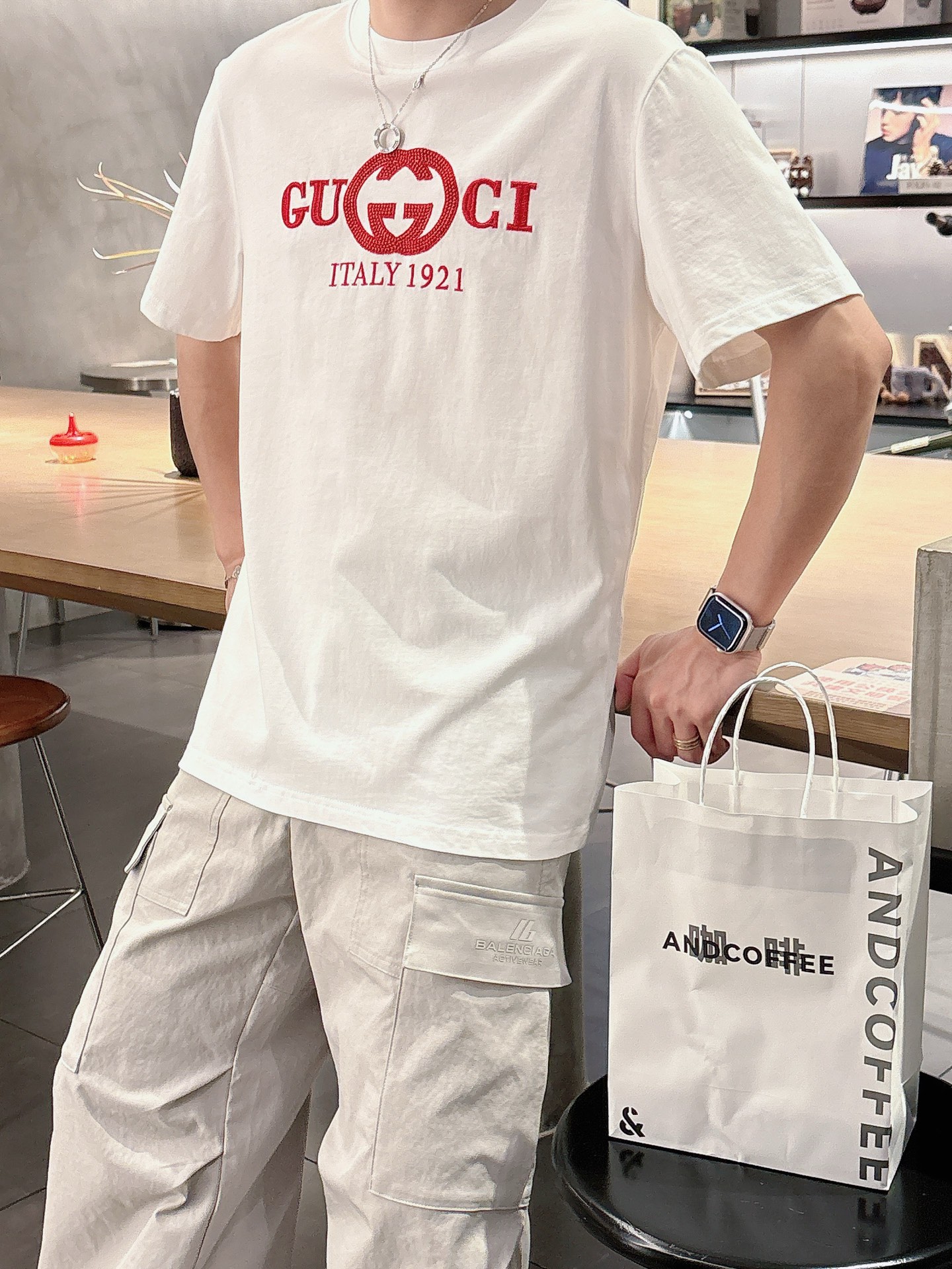 古*Gucci 25SS春夏新款首发专柜最新款短袖圆领T恤 高端订制 设计前卫时尚！品牌logo重工艺设