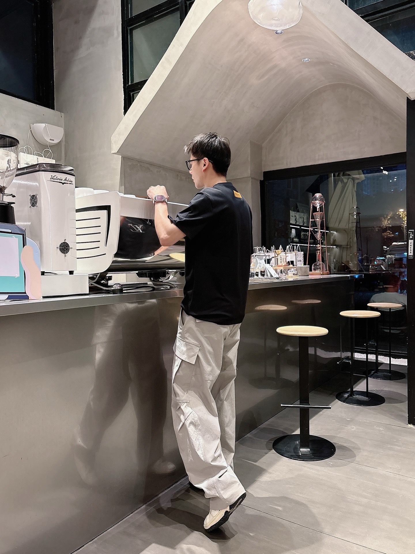 路易威*1V 25SS春夏新款首发专柜最新款短袖圆领T恤 高端订制 设计前卫时尚！品牌logo重工艺设计