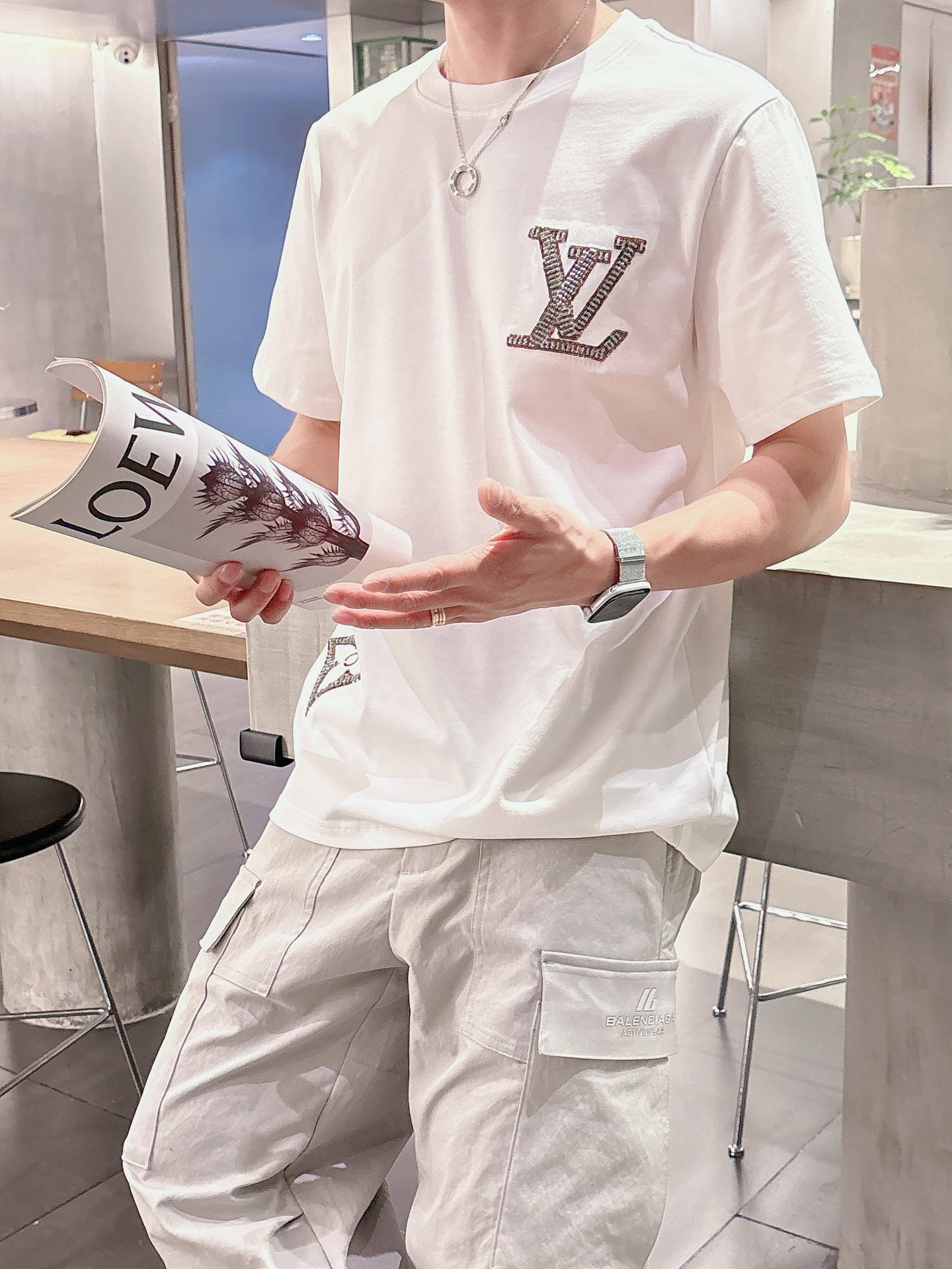 路易威*1V 25SS春夏新款首发专柜最新款短袖圆领T恤 高端订制 设计前卫时尚！品牌logo重工艺设计