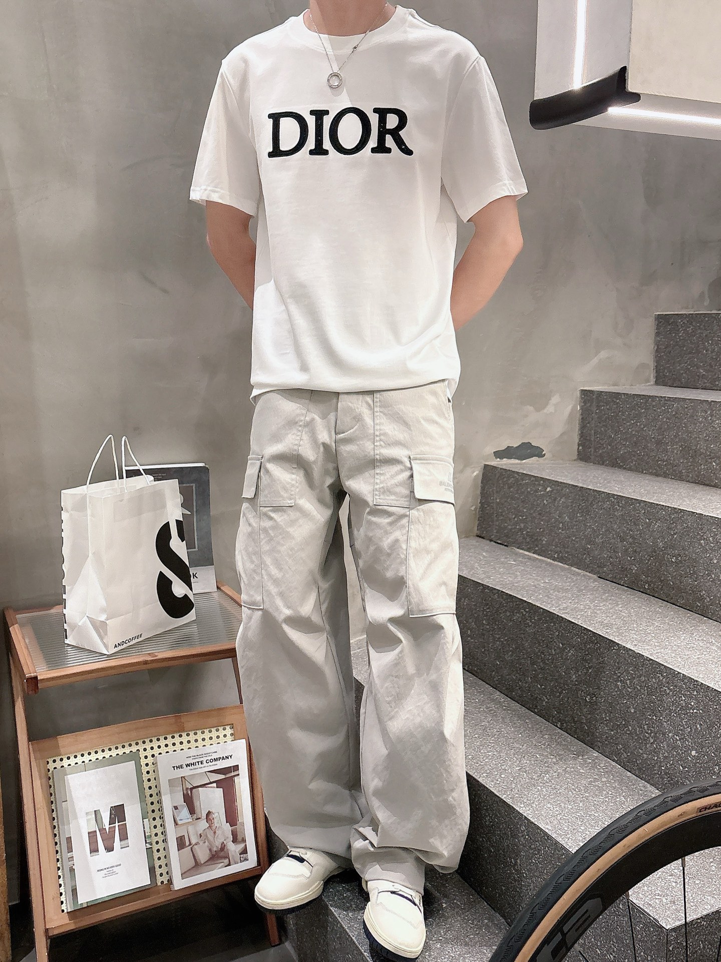 迪*DIOR 25SS春夏新款首发专柜最新款短袖圆领T恤 高端订制 设计前卫时尚！品牌logo重工艺设计