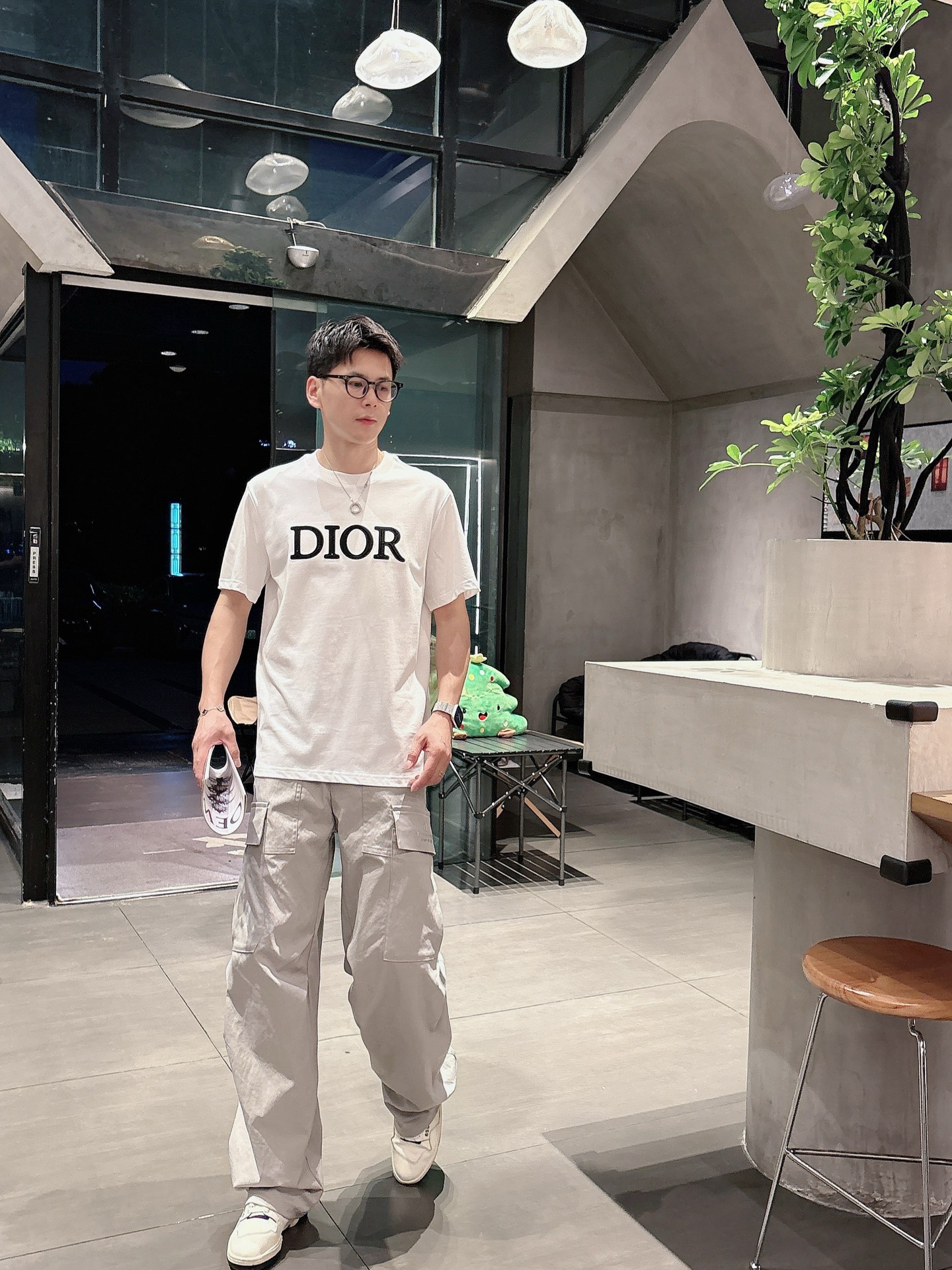 迪*DIOR 25SS春夏新款首发专柜最新款短袖圆领T恤 高端订制 设计前卫时尚！品牌logo重工艺设计