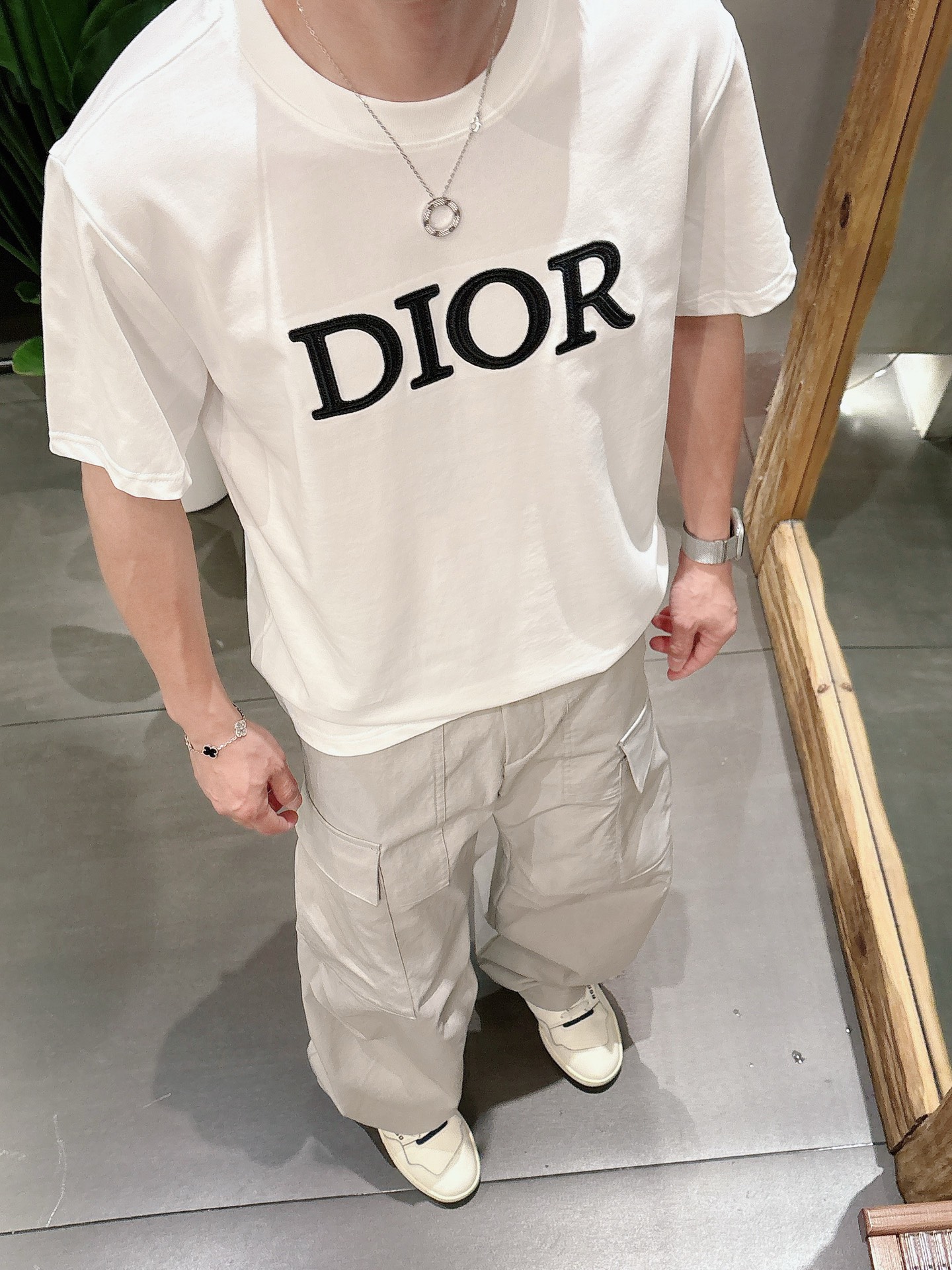 迪*DIOR 25SS春夏新款首发专柜最新款短袖圆领T恤 高端订制 设计前卫时尚！品牌logo重工艺设计