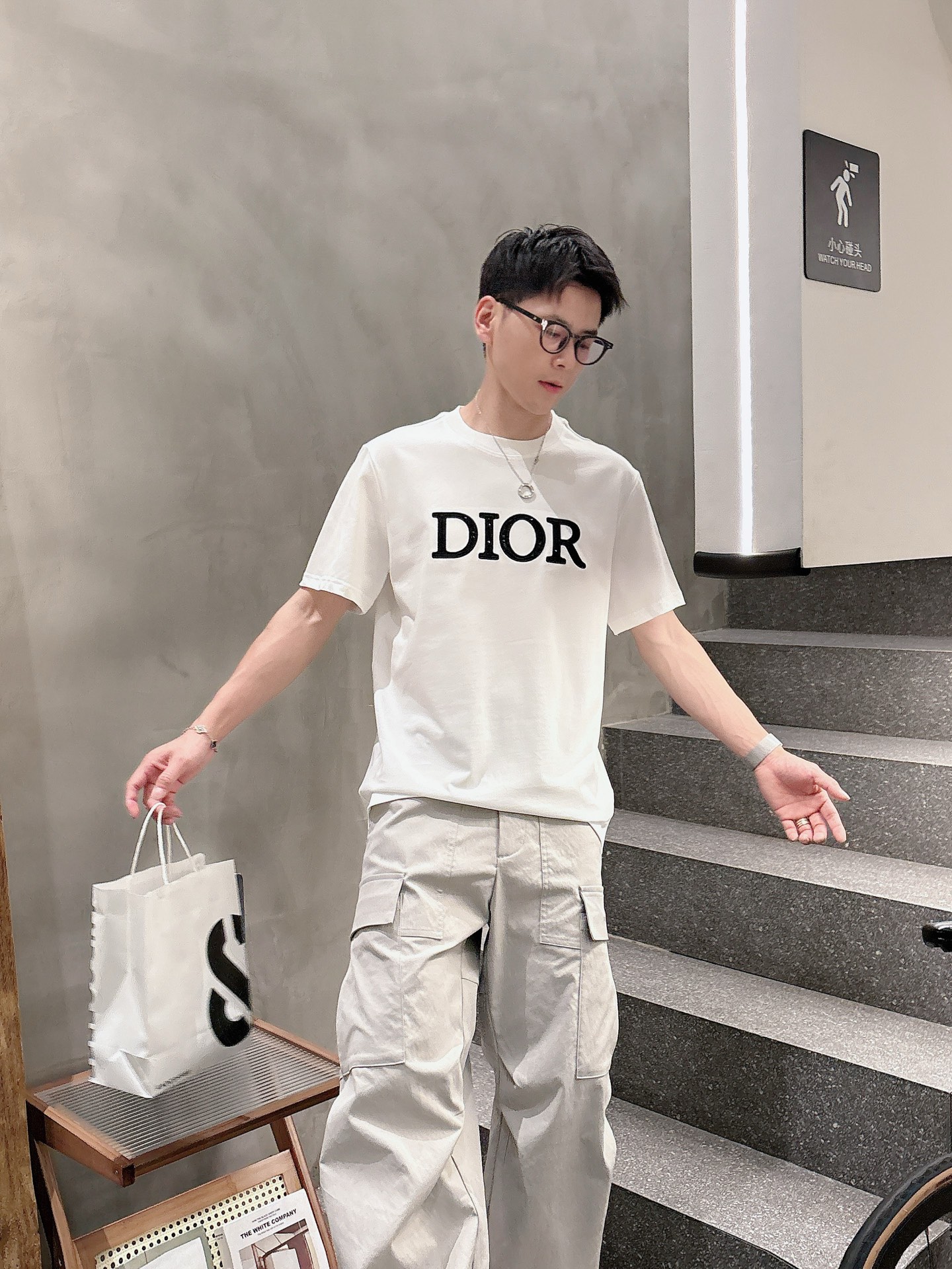 迪*DIOR 25SS春夏新款首发专柜最新款短袖圆领T恤 高端订制 设计前卫时尚！品牌logo重工艺设计