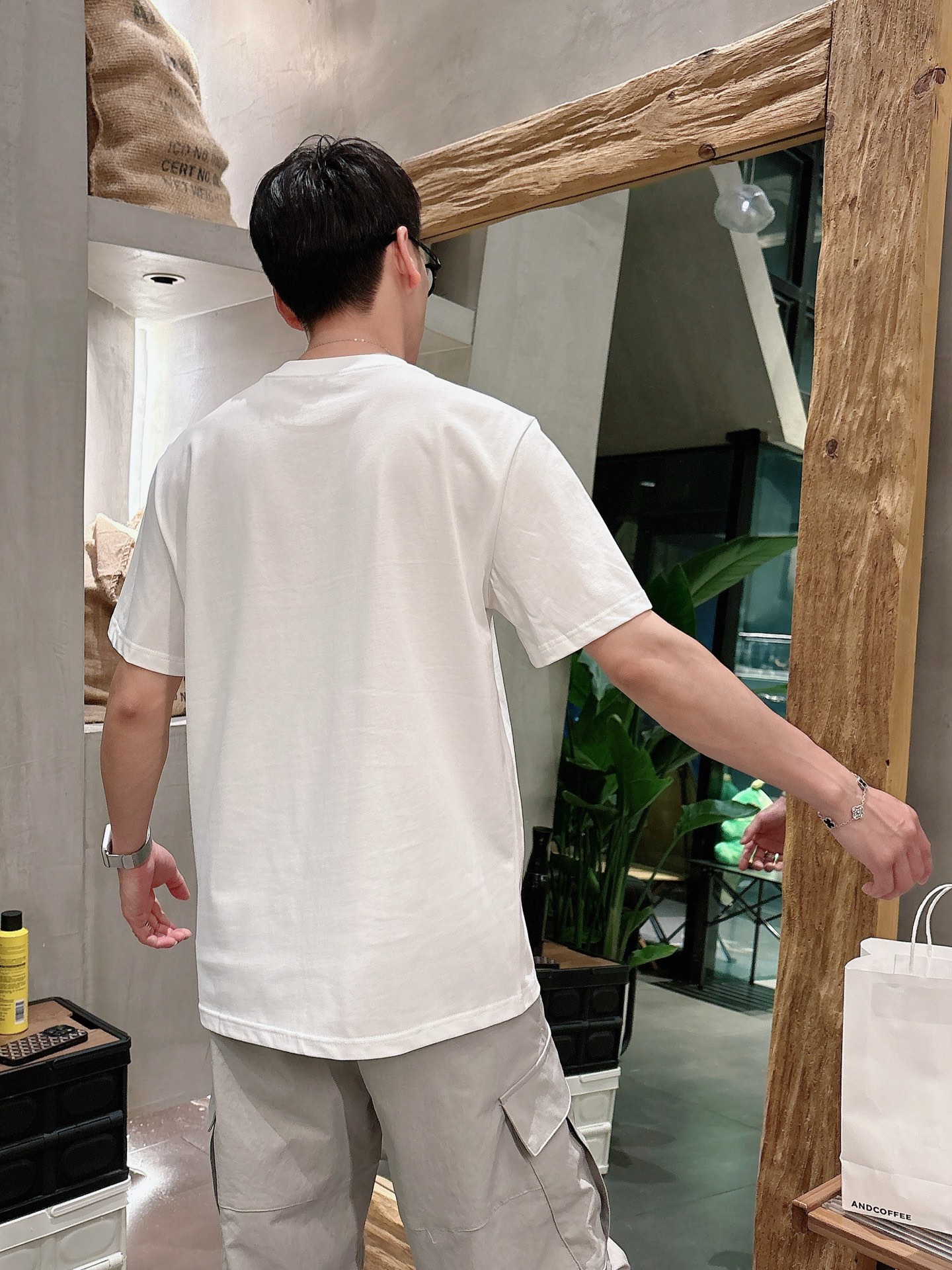 迪*DIOR 25SS春夏新款首发专柜最新款短袖圆领T恤 高端订制 设计前卫时尚！品牌logo重工艺设计