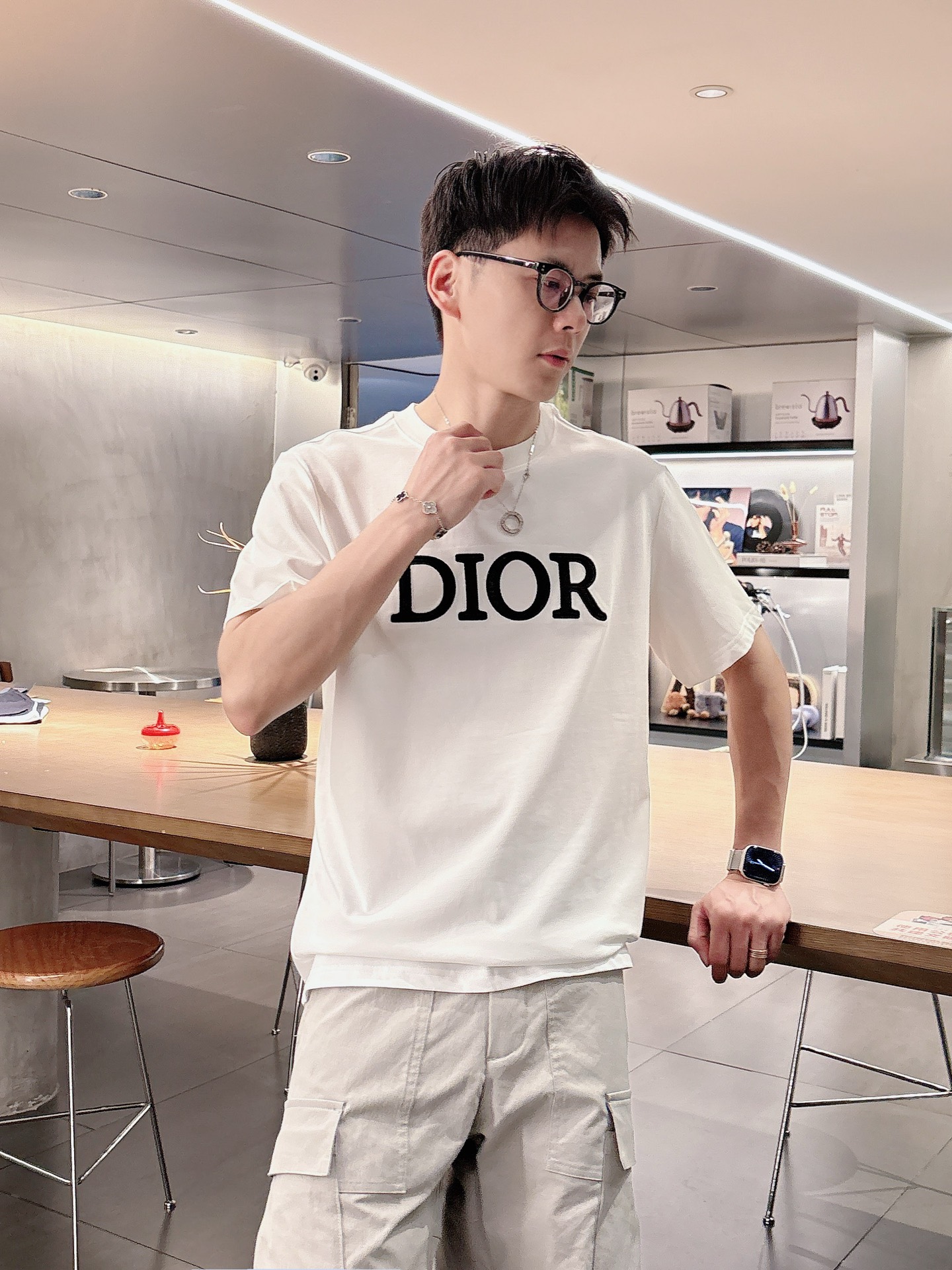 迪*DIOR 25SS春夏新款首发专柜最新款短袖圆领T恤 高端订制 设计前卫时尚！品牌logo重工艺设计