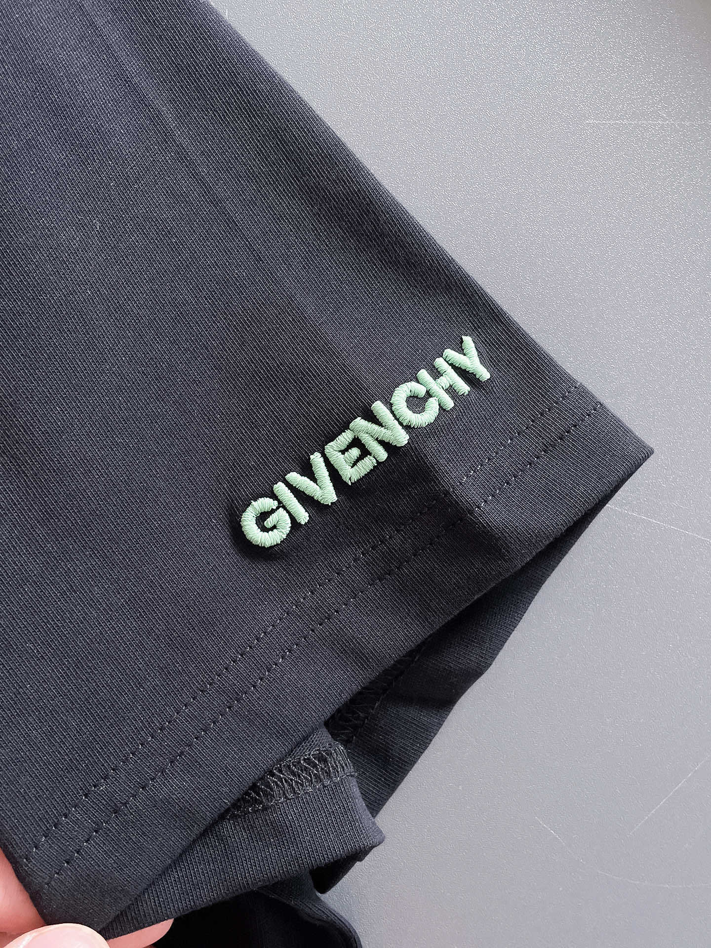 纪梵*Givenchy 25SS春夏新款首发专柜最新款短袖圆领T恤 高端订制 设计前卫时尚!品牌log