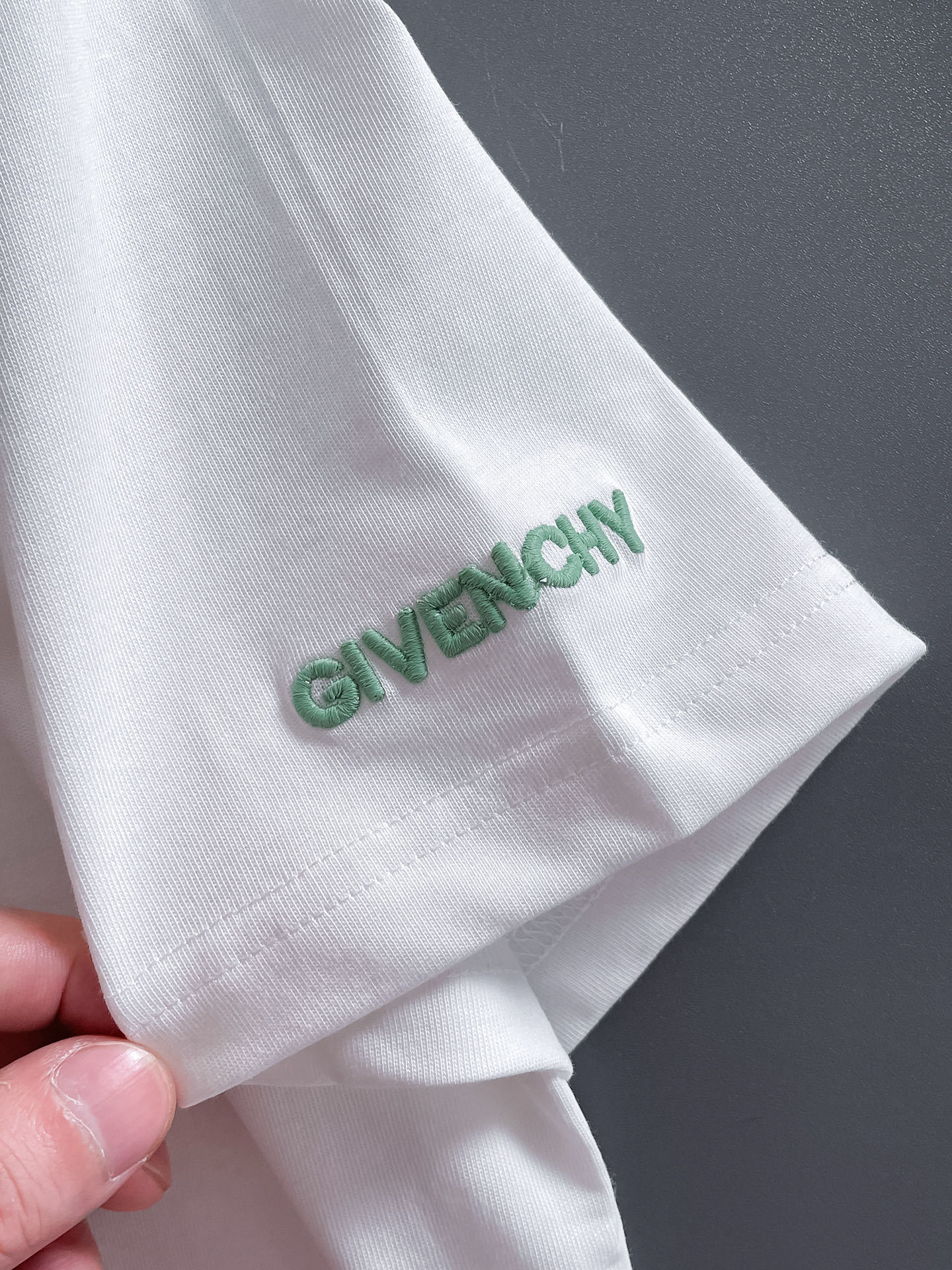 纪梵*Givenchy 25SS春夏新款首发专柜最新款短袖圆领T恤 高端订制 设计前卫时尚!品牌log