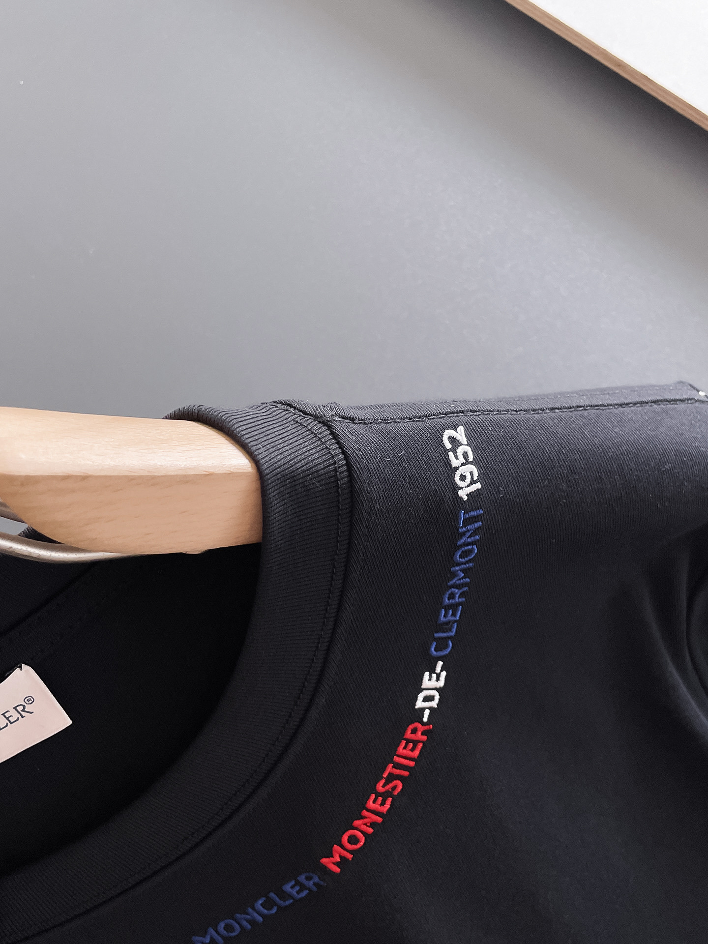 蒙*Moncler 25SS春夏新款首发专柜最新款短袖圆领T恤 高端订制 设计前卫时尚!品牌logo重