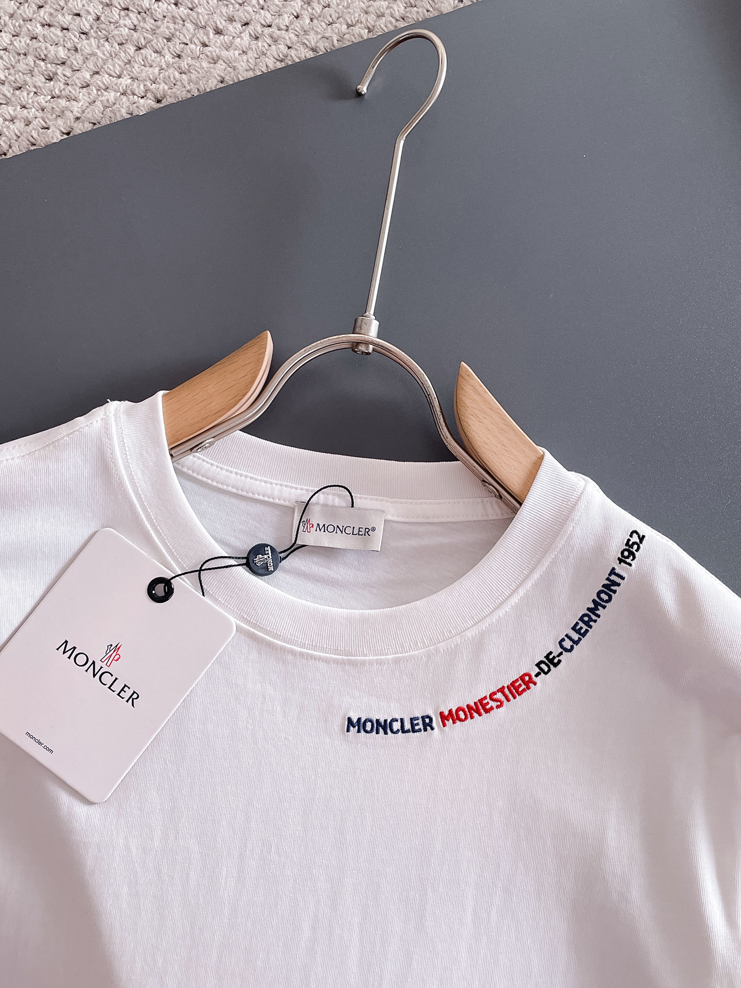 蒙*Moncler 25SS春夏新款首发专柜最新款短袖圆领T恤 高端订制 设计前卫时尚!品牌logo重