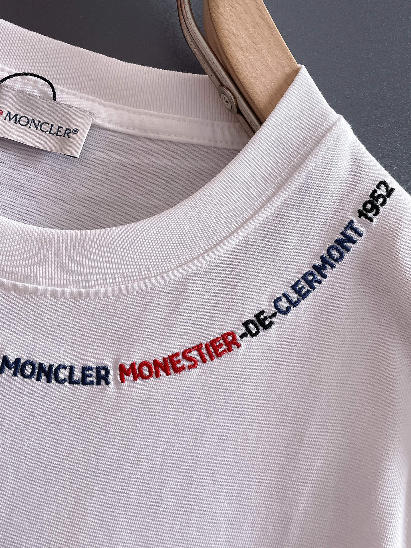蒙*Moncler 25SS春夏新款首发专柜最新款短袖圆领T恤 高端订制 设计前卫时尚!品牌logo重