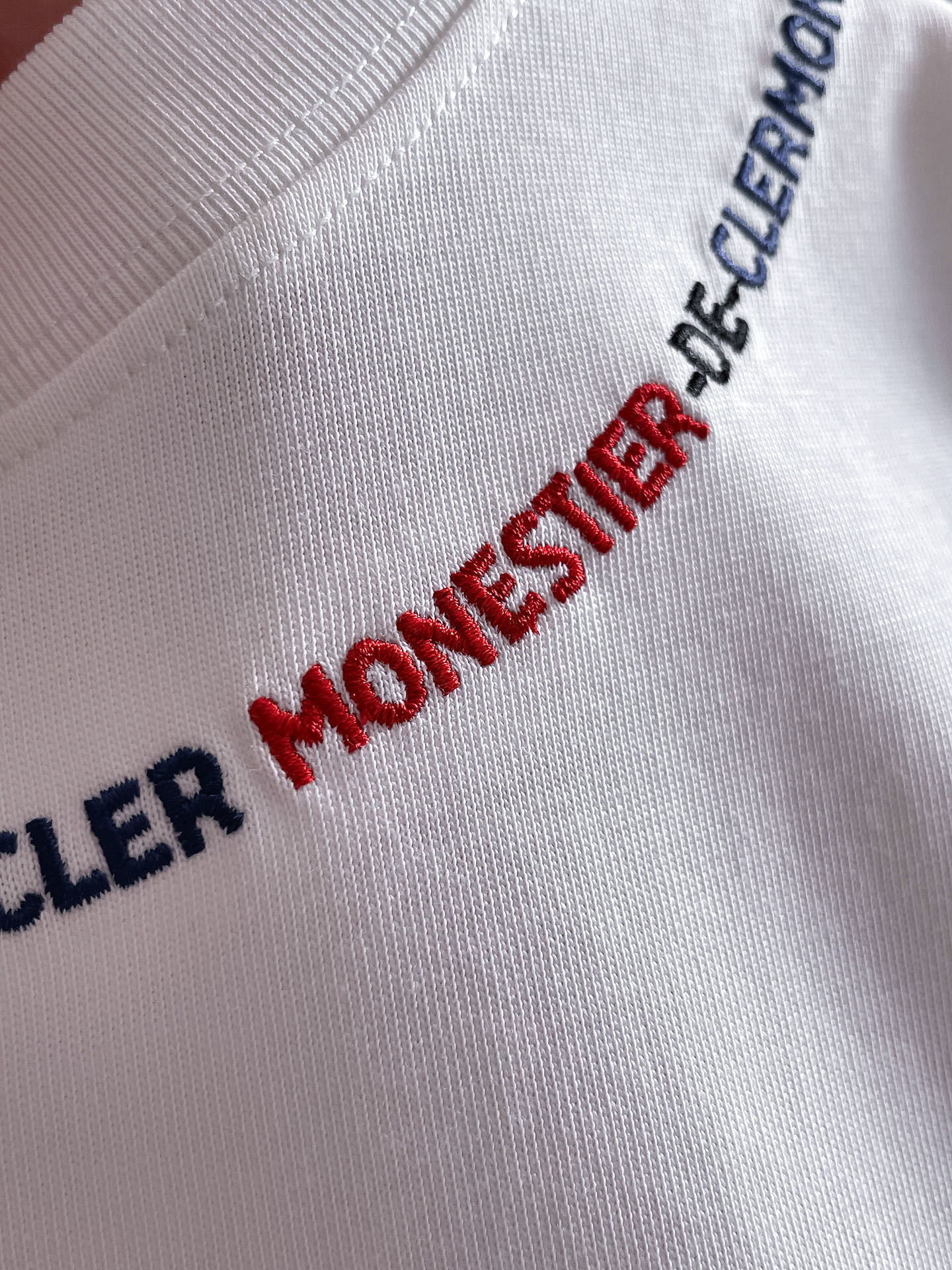 蒙*Moncler 25SS春夏新款首发专柜最新款短袖圆领T恤 高端订制 设计前卫时尚!品牌logo重