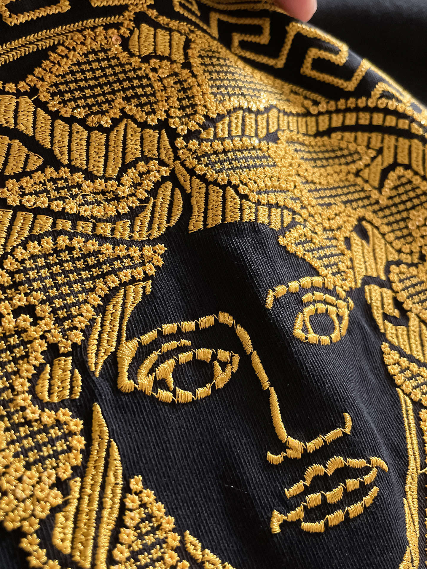 范思*Versace 25SS春夏新款首发专柜最新款短袖圆领T恤 高端订制 设计前卫时尚!品牌logo
