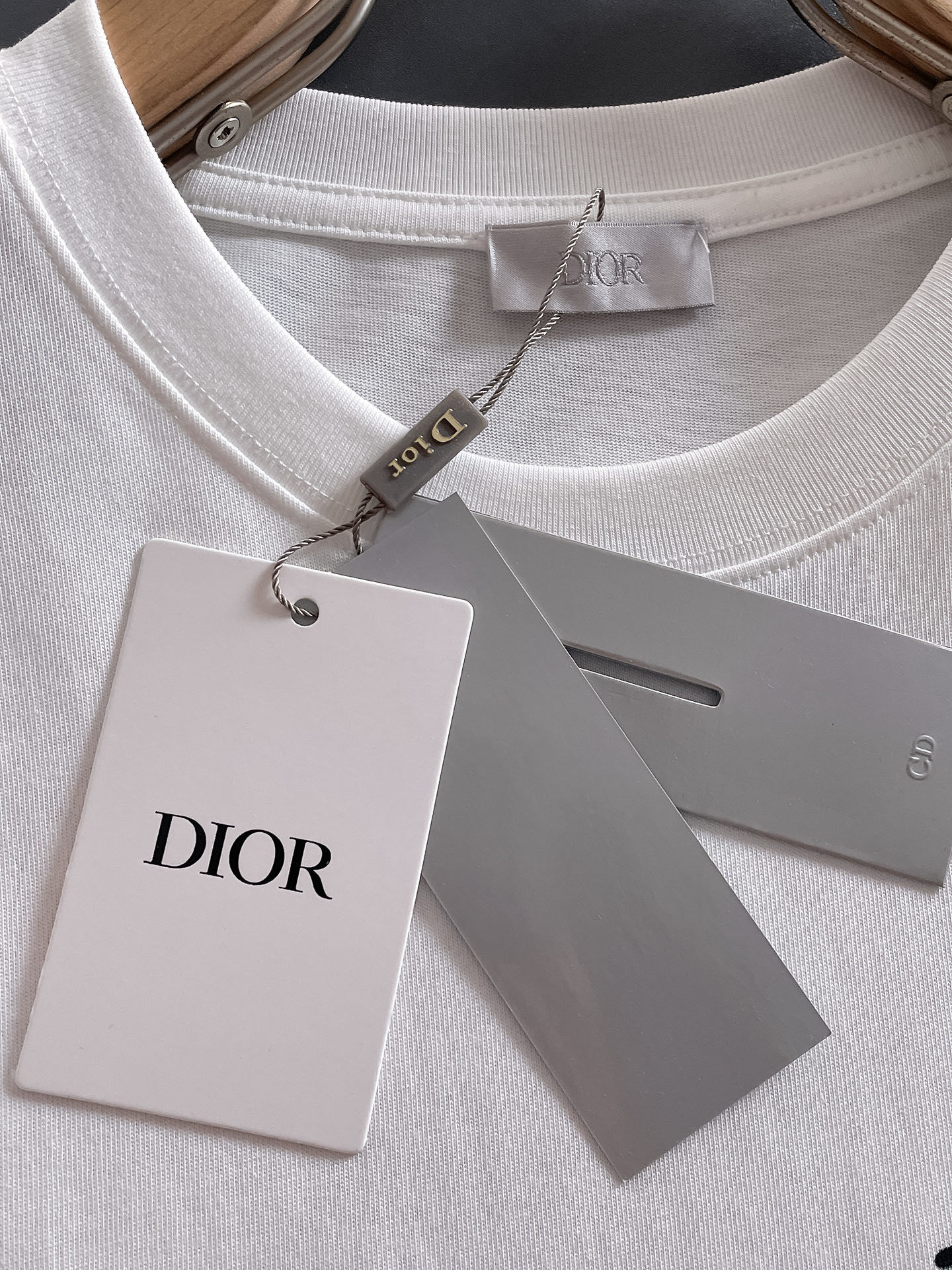 迪*DIOR 25SS春夏新款首发专柜最新款短袖圆领T恤 手绘高端订制 设计前卫时尚!品牌logo重工