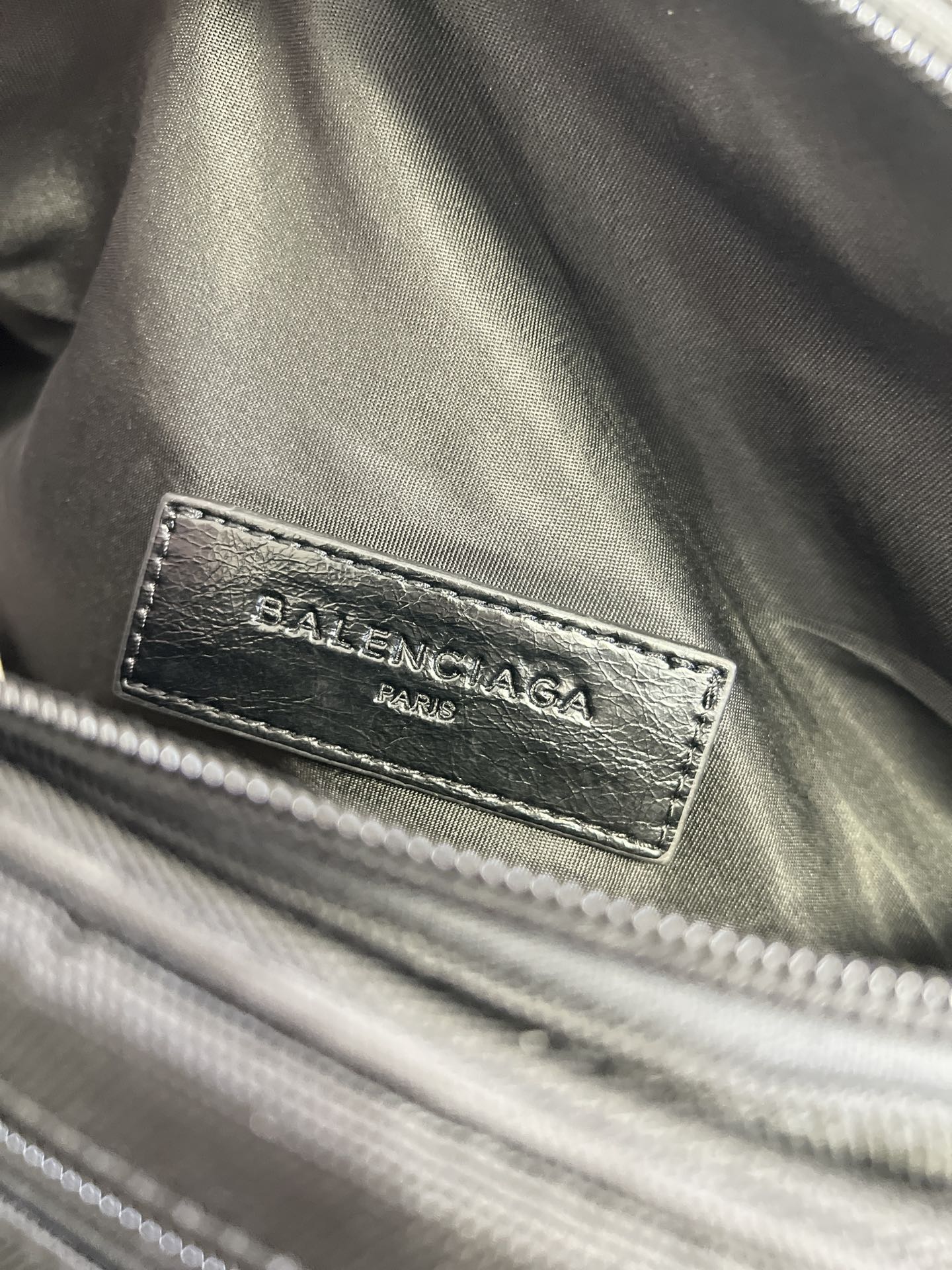 Barenciag Paris City Series Explorer Wallet in Black, Dimensions 31.7.15 cm - 图片 8