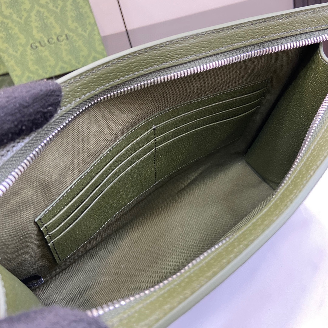 Gucci Men's Clutch with Signature GG Pattern,18 x 26 x 6 cm 15 i1720254739 1454 0
