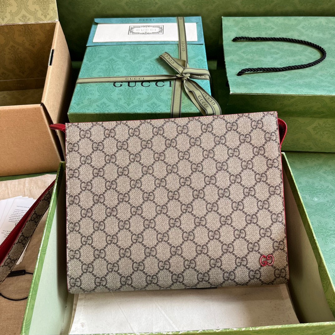 Gucci Men's Clutch with Signature GG Pattern,18 x 26 x 6 cm 8 i1720254739 2536 15