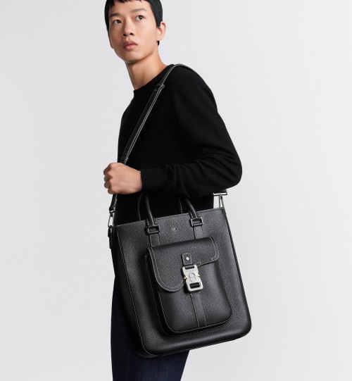 DIOR Men's Vertical Tote Bag, Black Grained Calfskin, 32 x 36 x 13.5 cm 1 DIOR Men's Vertical Tote Bag, Black Grained Calfskin, 32 x 36 x 13.5 cm