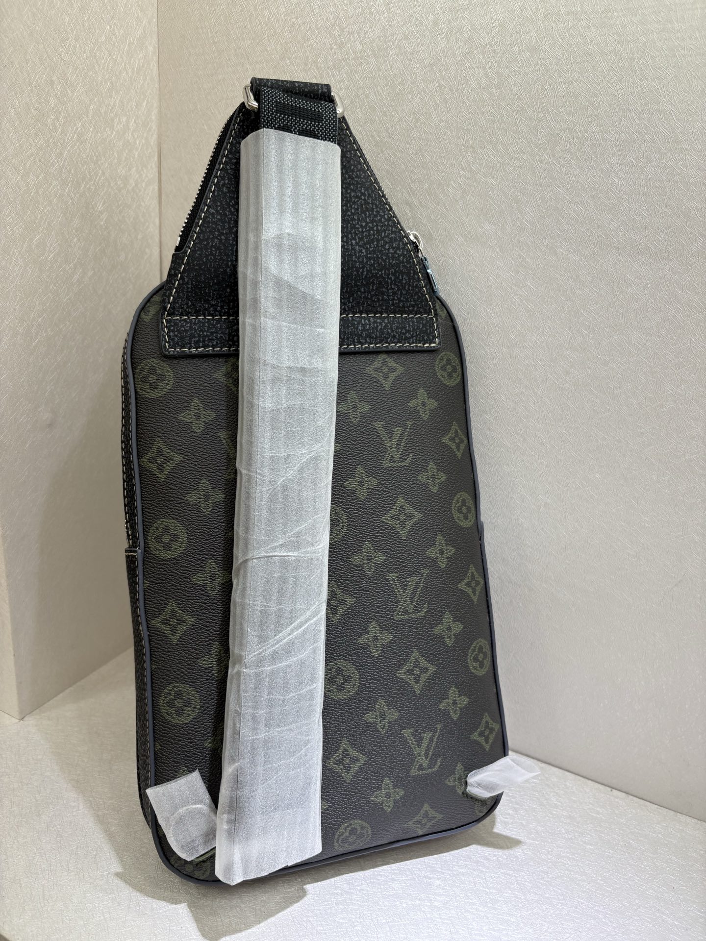 Louis Vuitton Avenue Sling Bag Damier Graphite Canvas M46344 7 i1751734884113 4624 0 6