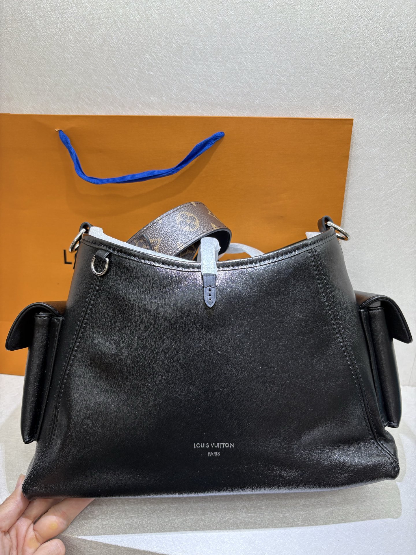 Louis Vuitton Carryall Small Sheepskin Black Warrior Bag 33cm 10 i1751762290167 1659 0 9