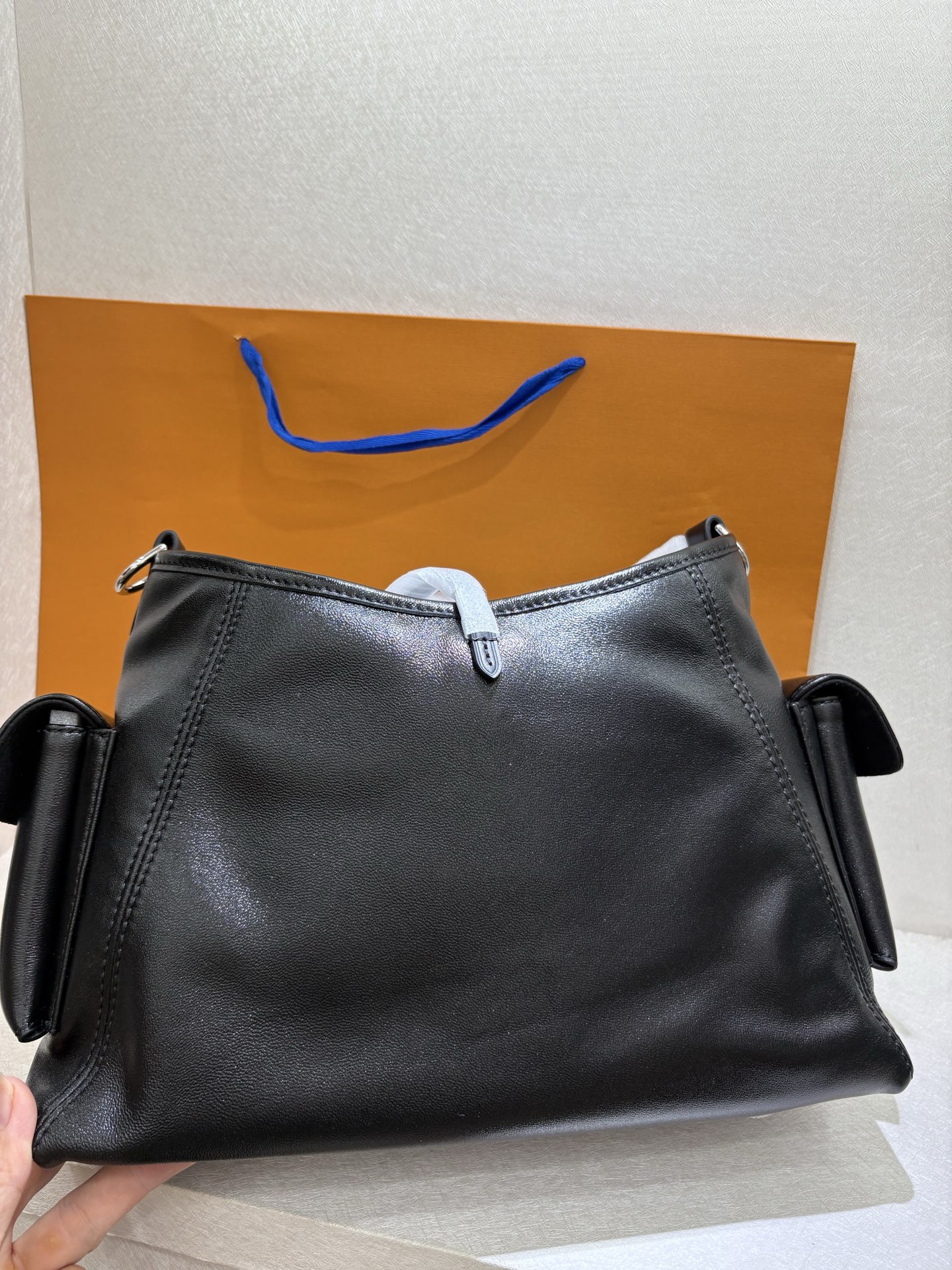 Louis Vuitton Carryall Small Sheepskin Black Warrior Bag 33cm 6 i1751762291264 9403 0 5