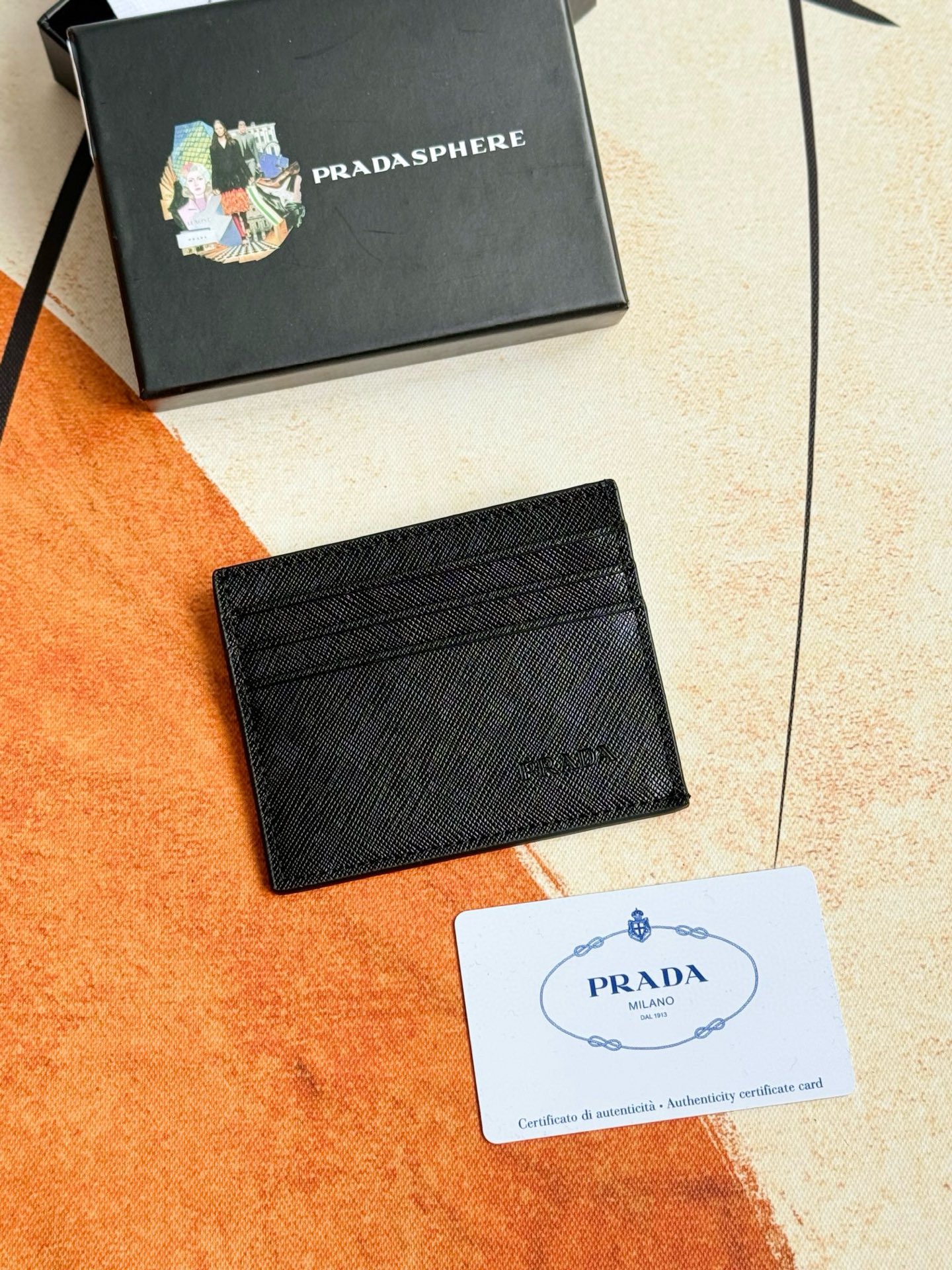 Prada Leather Card Holder - Stylish and Compact Wallet Alternative 17 i1751967793850 639 0 15