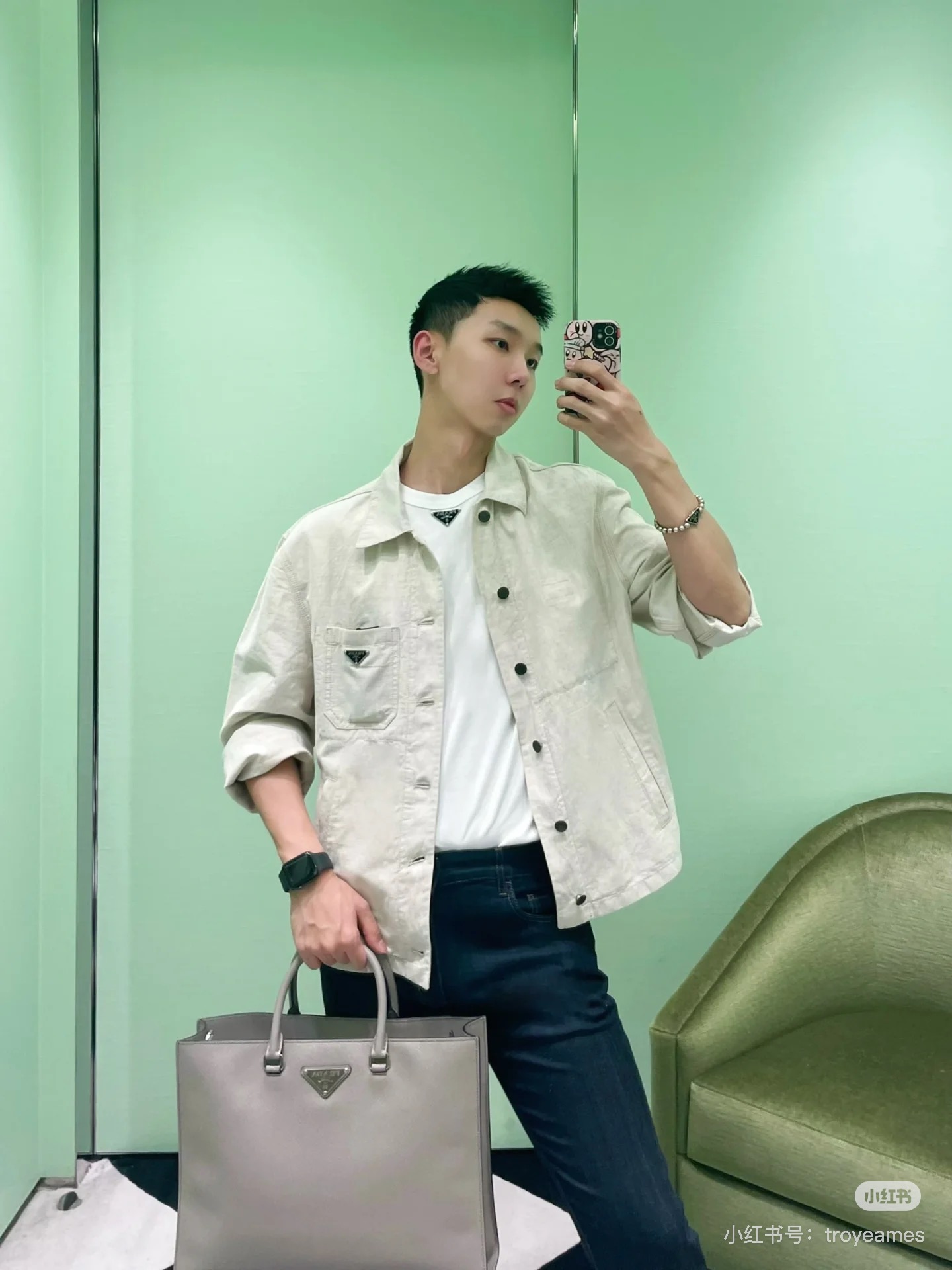Elegante Bolso Tote Prada Gris para Hombre - 2VG101
