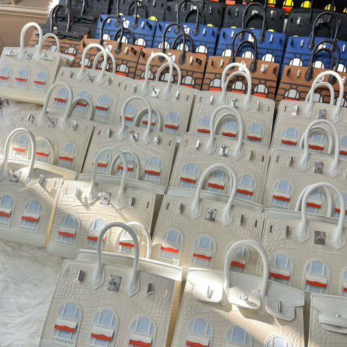Hermès Birkin 20 Faubourg Bag: A Charming 3D Tribute to Parisian Elegance 1 Hermès Birkin 20 Faubourg Bag: A Charming 3D Tribute to Parisian Elegance