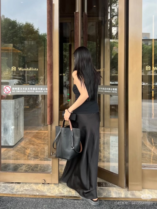Maison Margiela 25SS Black Leather Bucket Bag,42x33cm 1 Maison Margiela 25SS Black Leather Bucket Bag,42x33cm