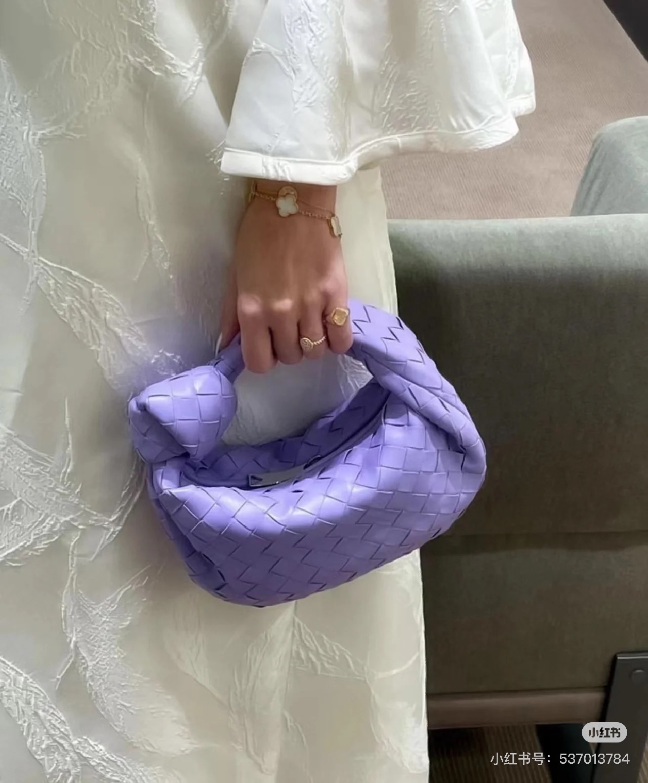Bottega Veneta Mini Jodie en Piel Trenzada Color Glicina