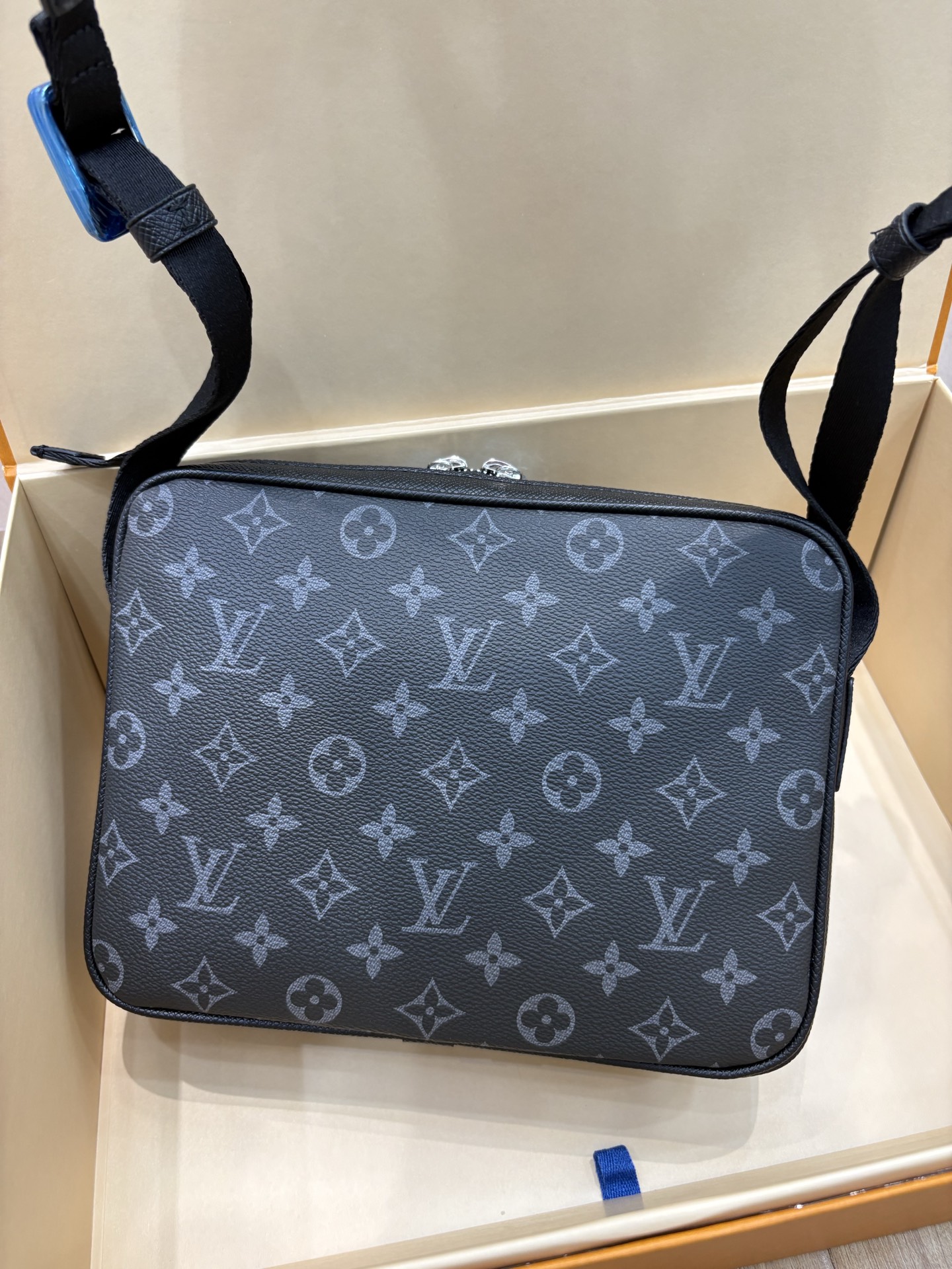 Louis Vuitton Black Monogram Eclipse Outdoor Messenger Bag M30233 7 i1754632987594 3917 0 6