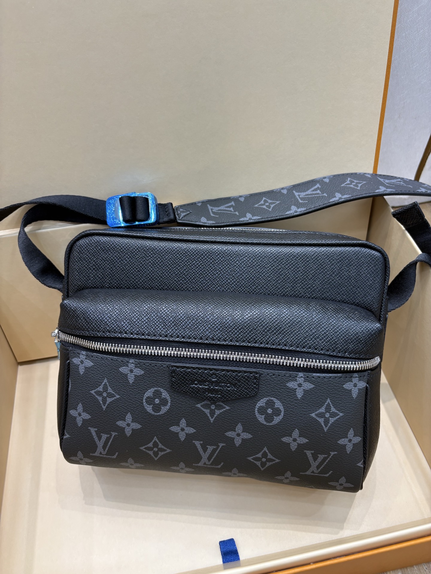 Louis Vuitton Black Monogram Eclipse Outdoor Messenger Bag M30233 3 i1754632987595 417 0 2