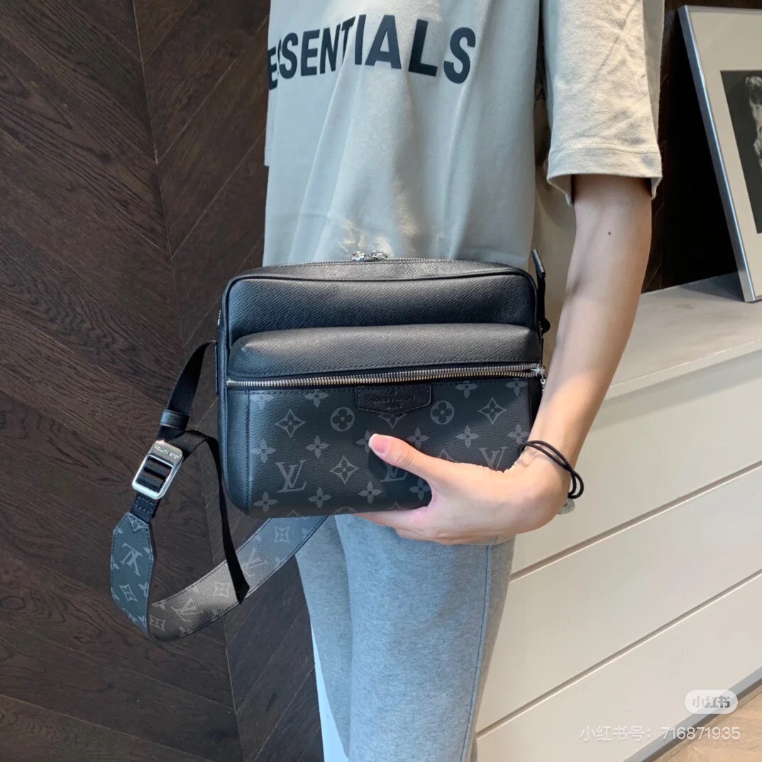 Louis Vuitton Black Monogram Eclipse Outdoor Messenger Bag M30233 2 i1754632988845 7450 0 1